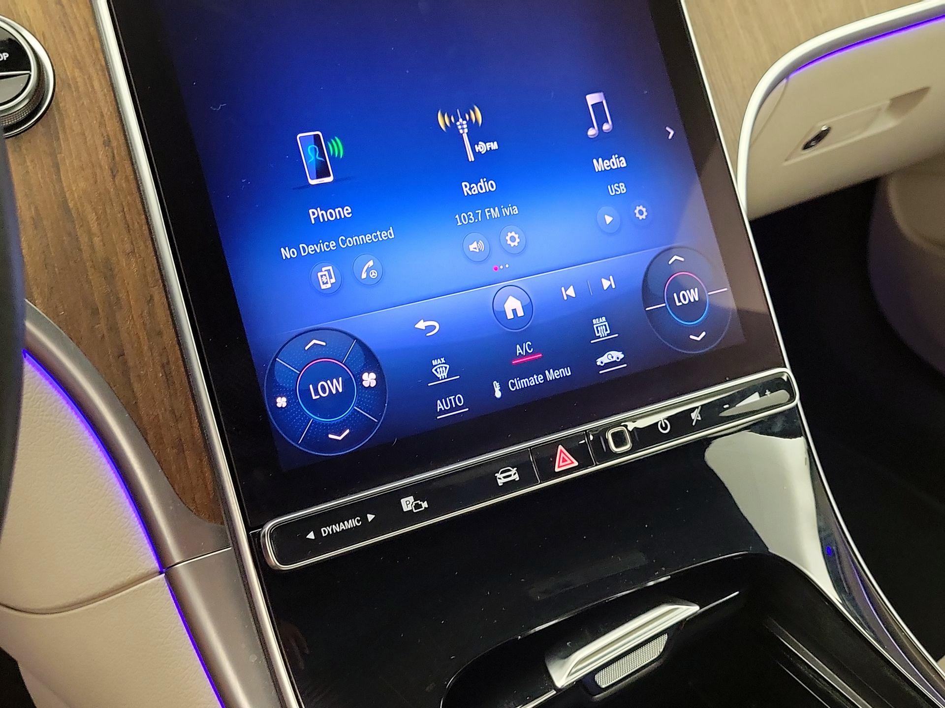 Thumbnail: 2023 Mercedes-Benz C-Class - 17