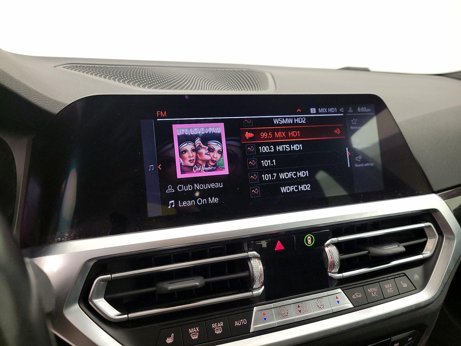2022 BMW 3 Series 330i - Photo 17
