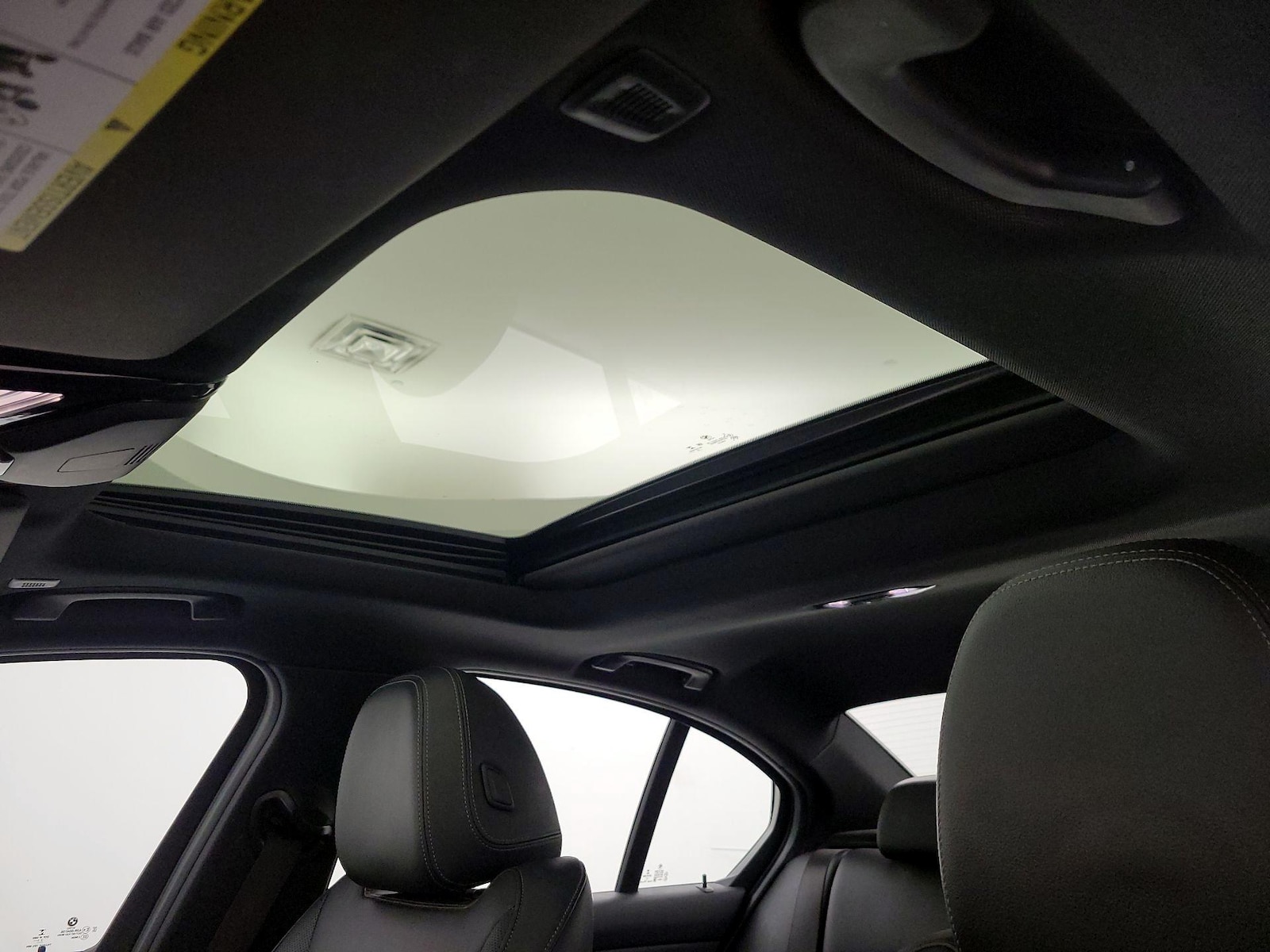 2022 BMW 3 Series 330i - Photo 21