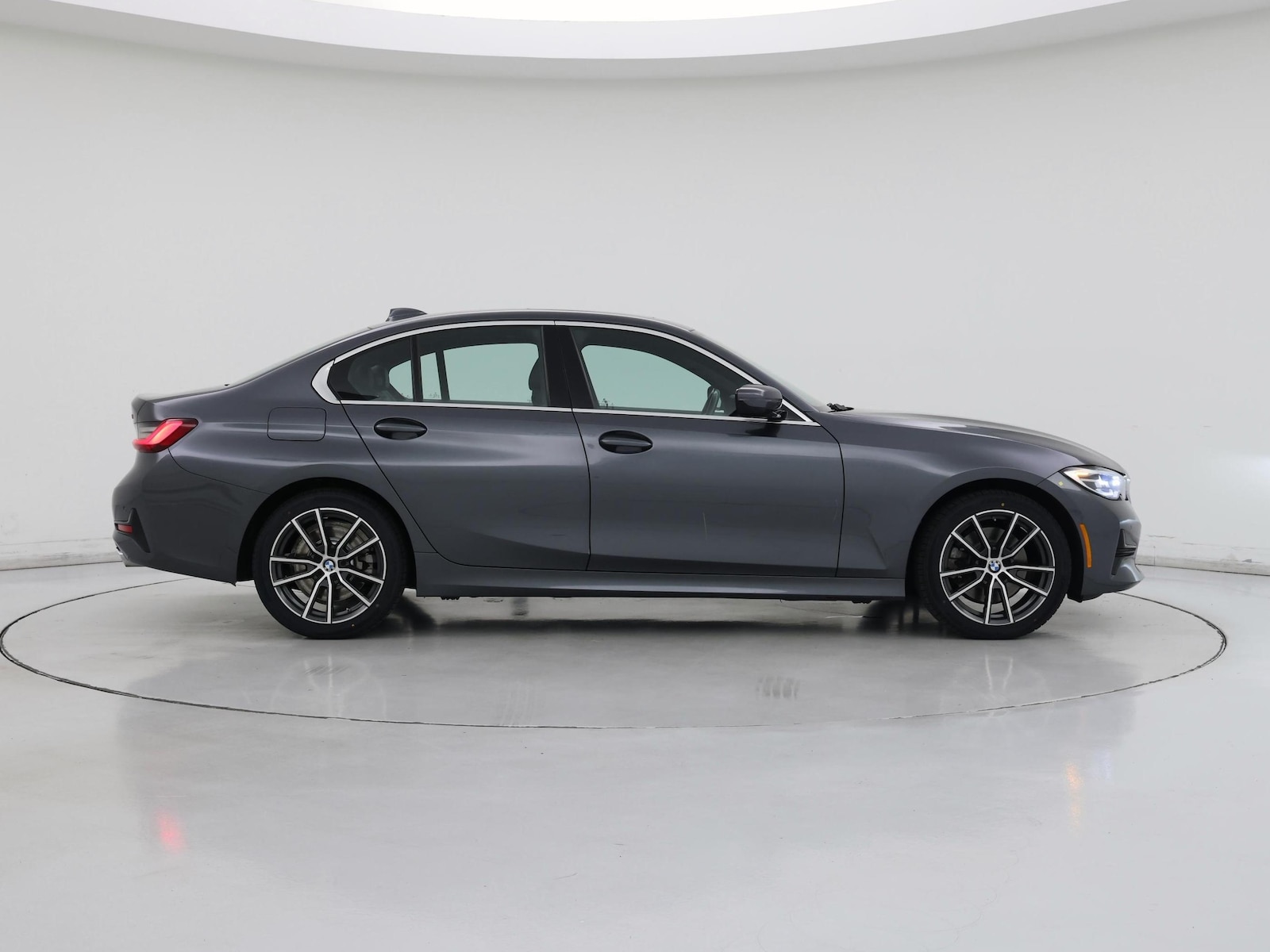 2022 BMW 3 Series 330i - Photo 8