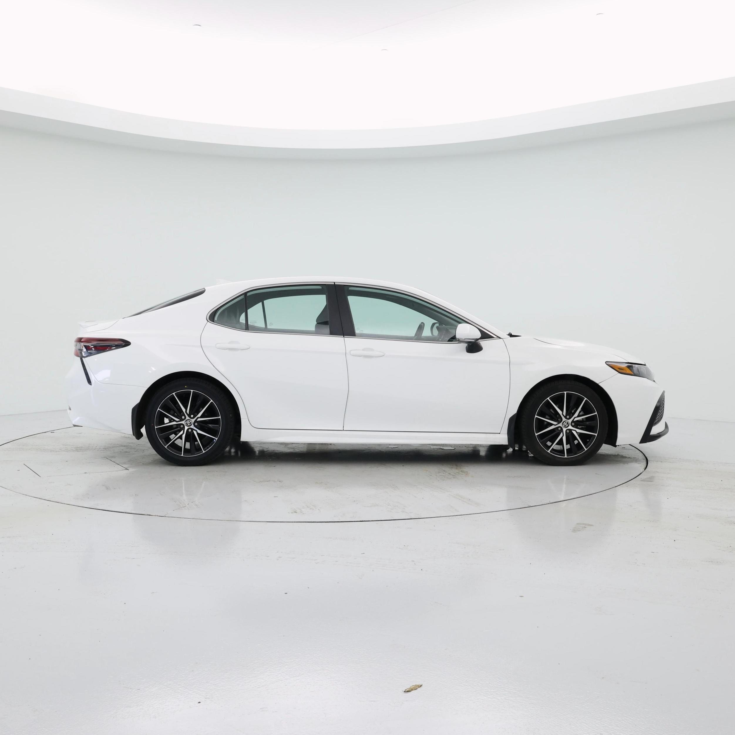 Thumbnail: 2023 Toyota Camry - 7