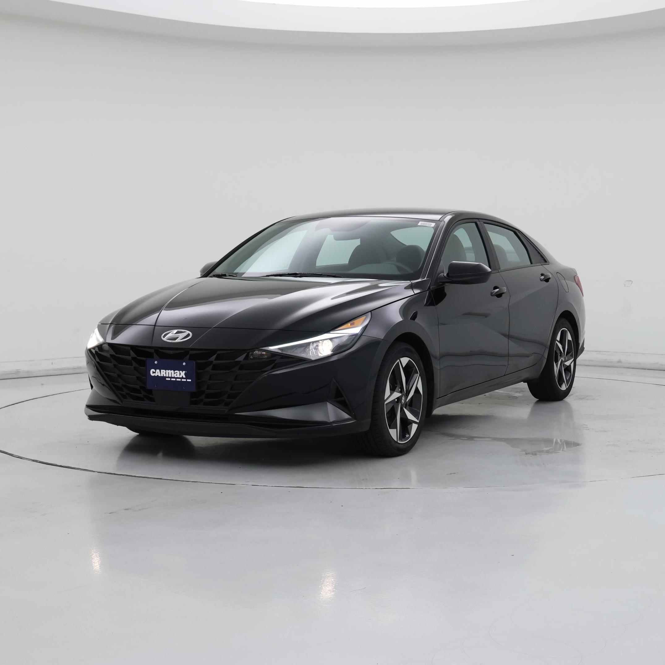 Thumbnail: 2023 Hyundai Elantra - 4