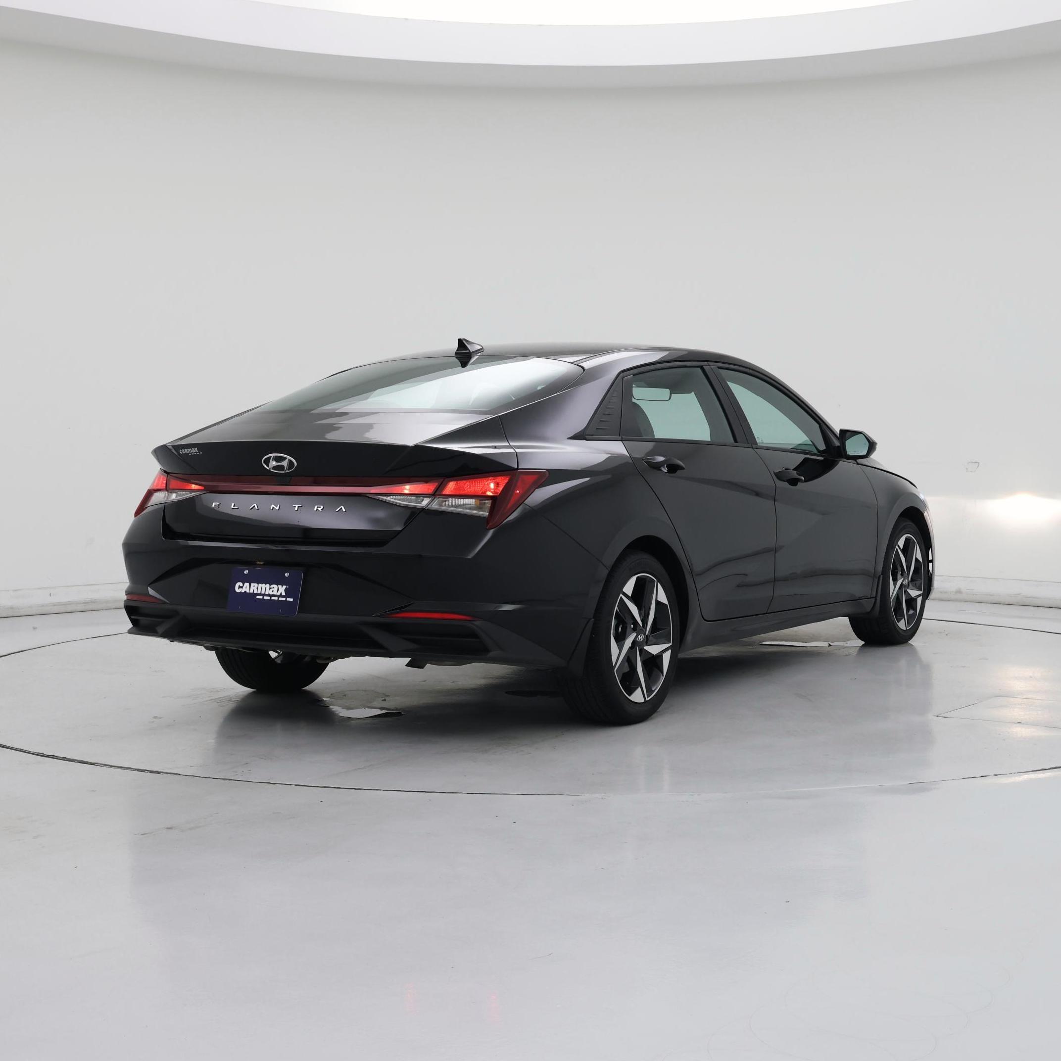 Thumbnail: 2023 Hyundai Elantra - 8