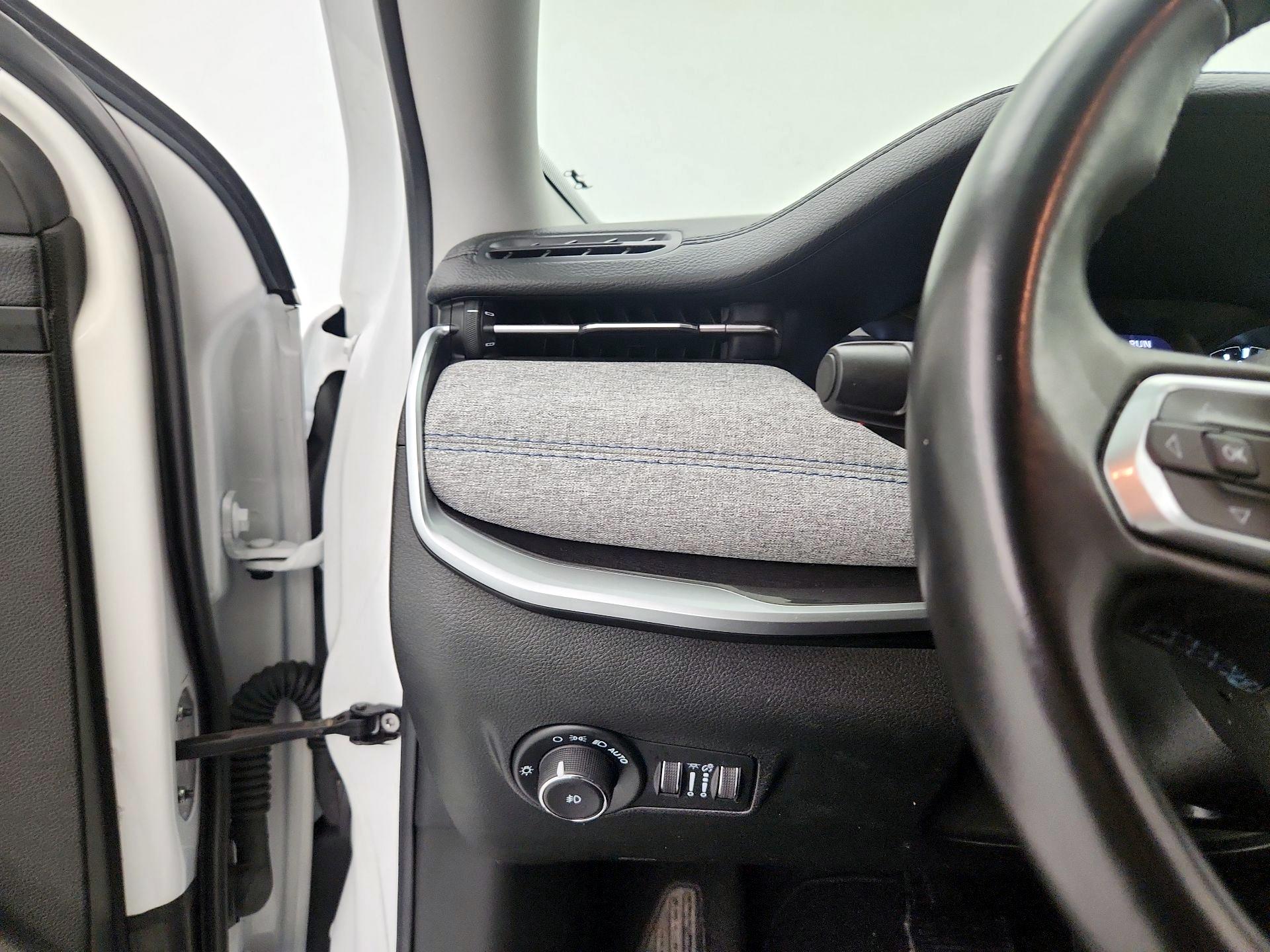 Thumbnail: 2022 Jeep Compass - 13