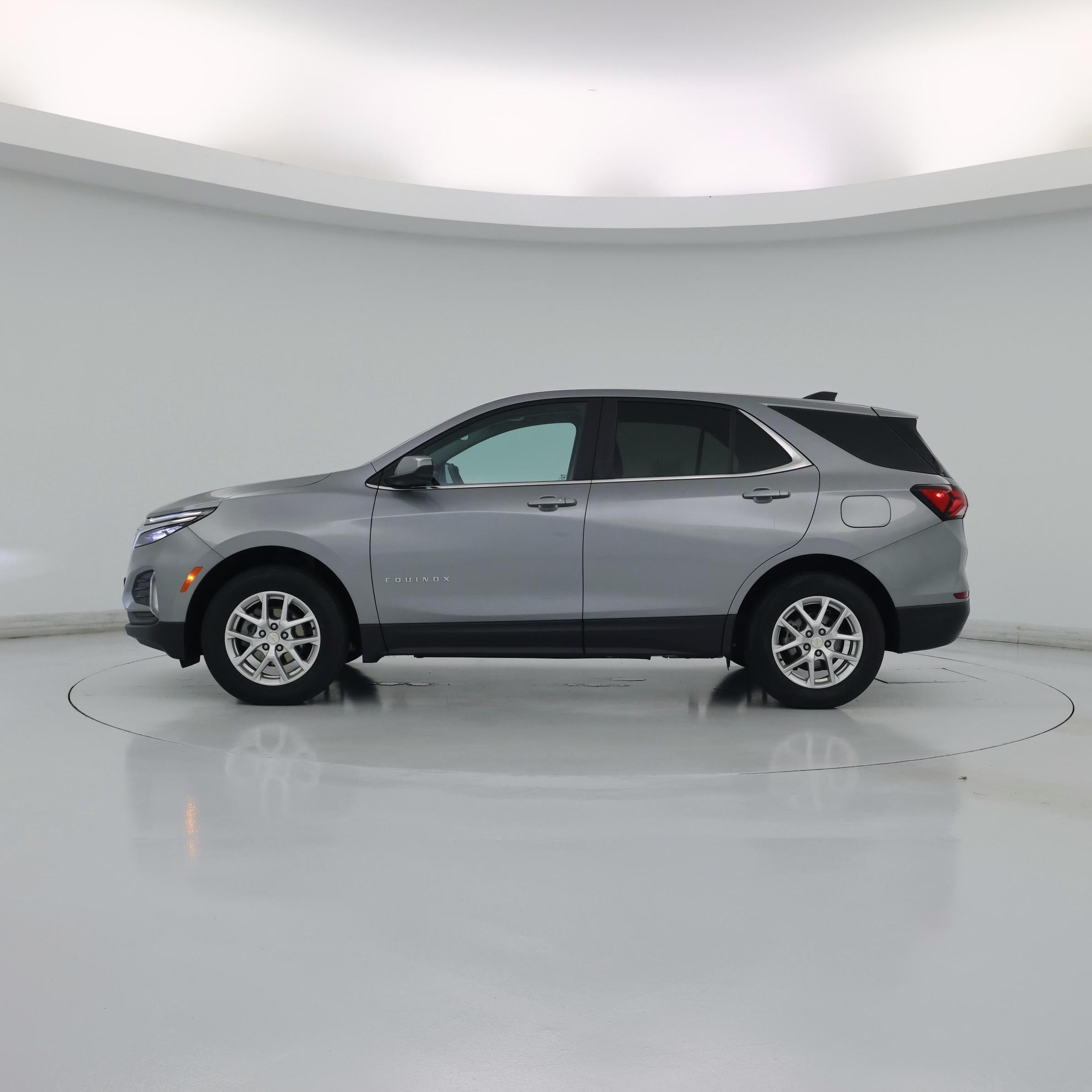 Thumbnail: 2023 Chevrolet Equinox - 3