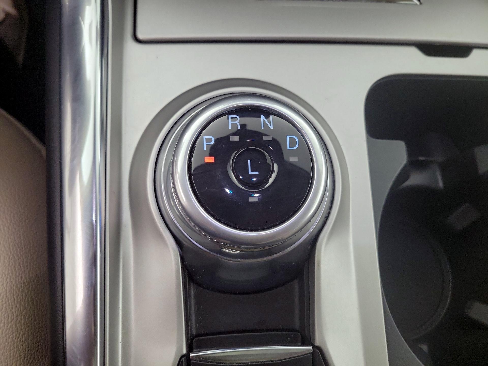 Thumbnail: 2022 Ford Explorer - 18
