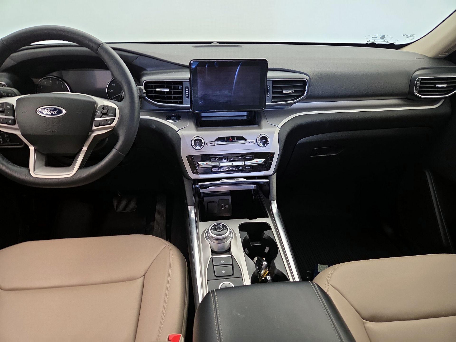 Thumbnail: 2022 Ford Explorer - 9