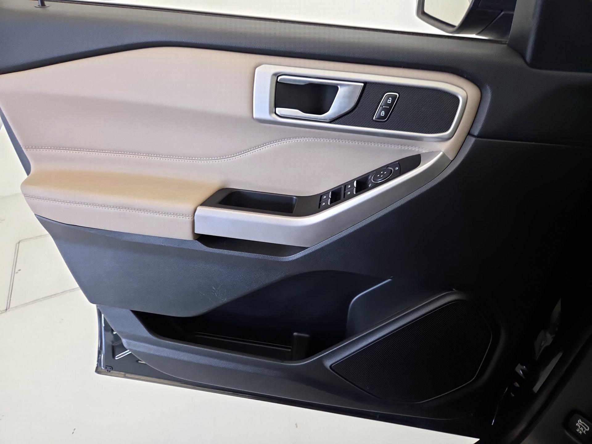 Thumbnail: 2022 Ford Explorer - 12