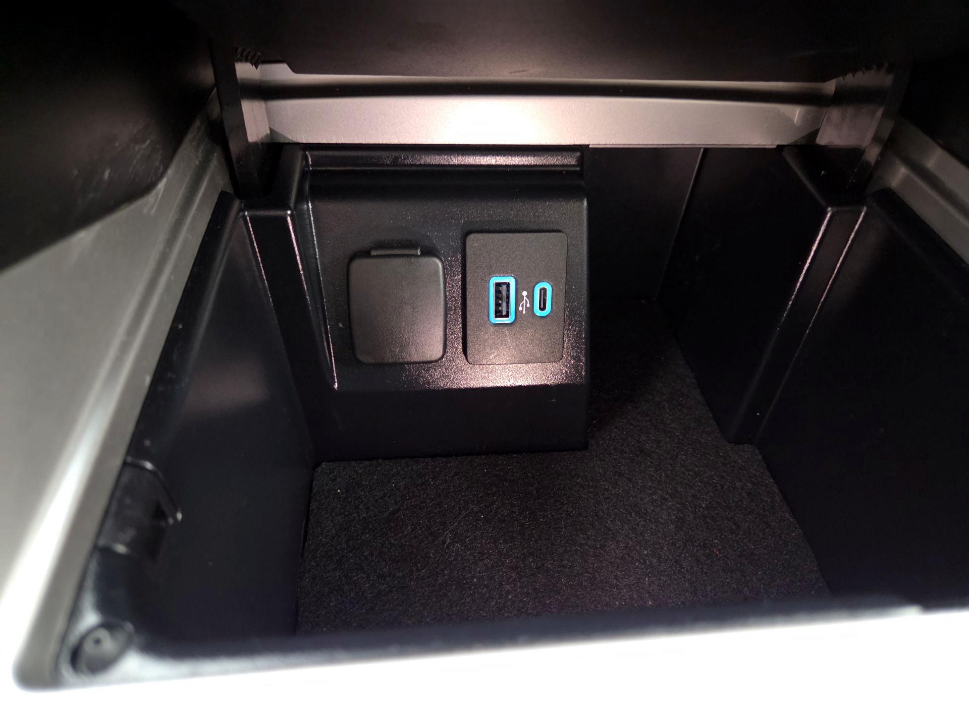 Thumbnail: 2022 Ford Explorer - 18