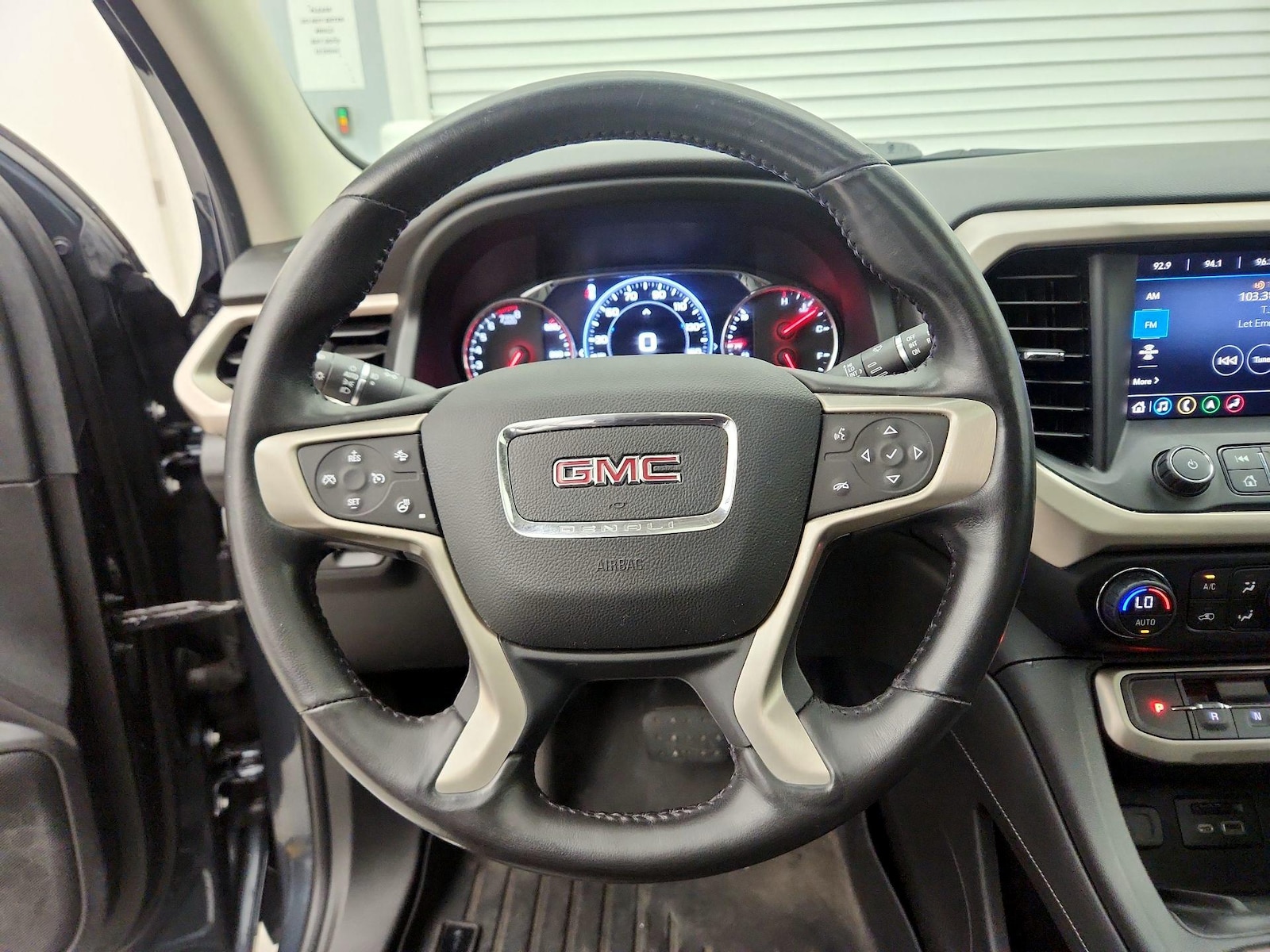 2020 GMC Acadia Denali - Photo 11