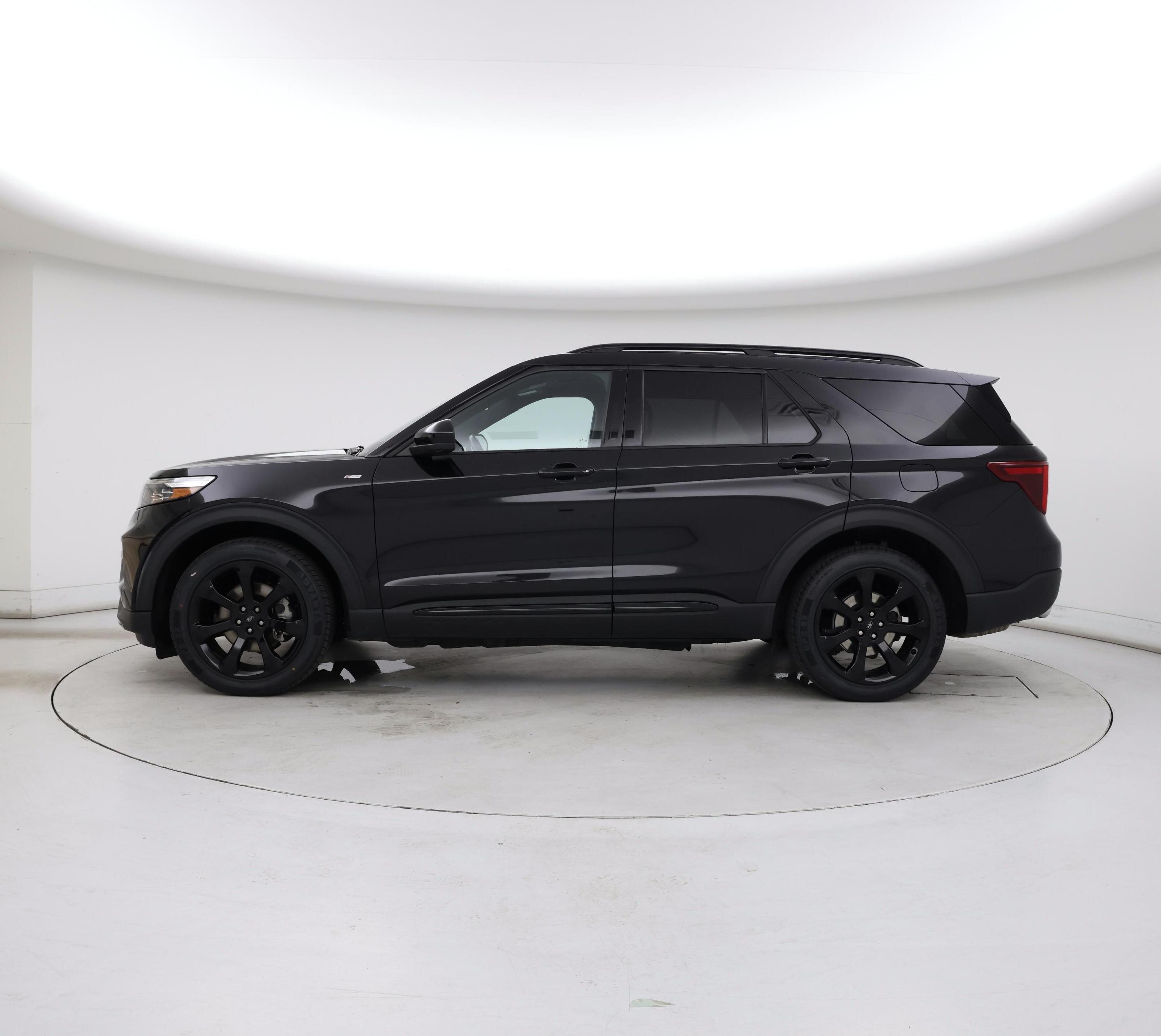 Thumbnail: 2022 Ford Explorer - 3