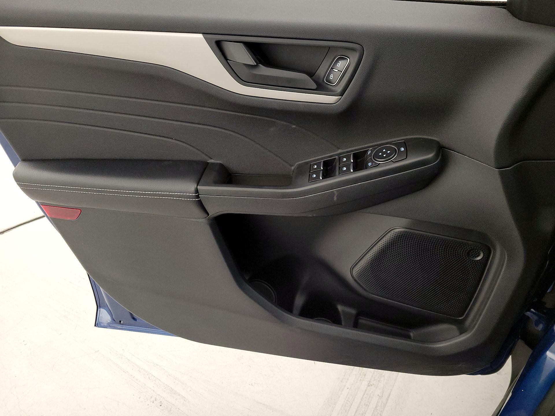 Thumbnail: 2022 Ford Escape - 12