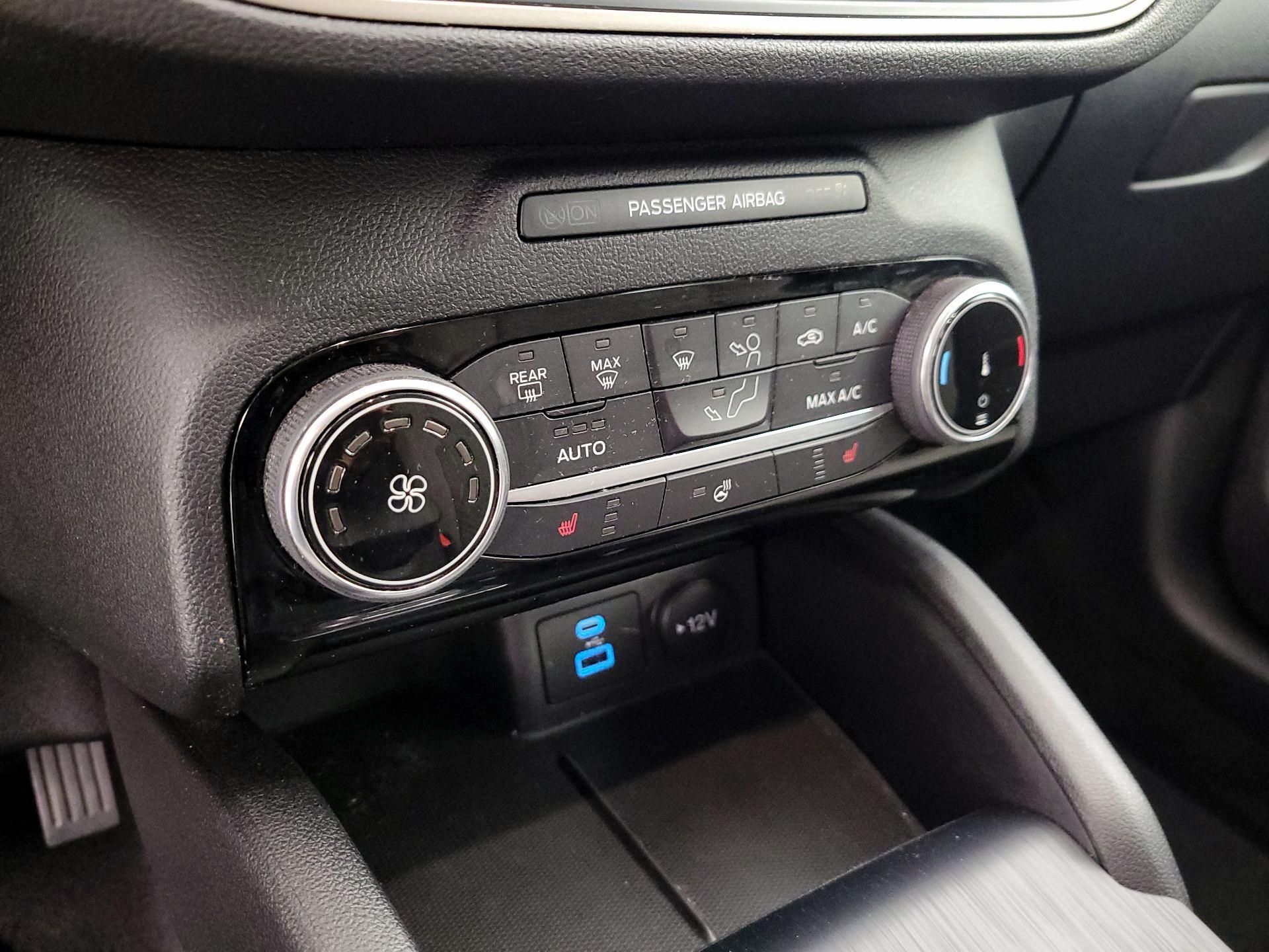 Thumbnail: 2022 Ford Escape - 17