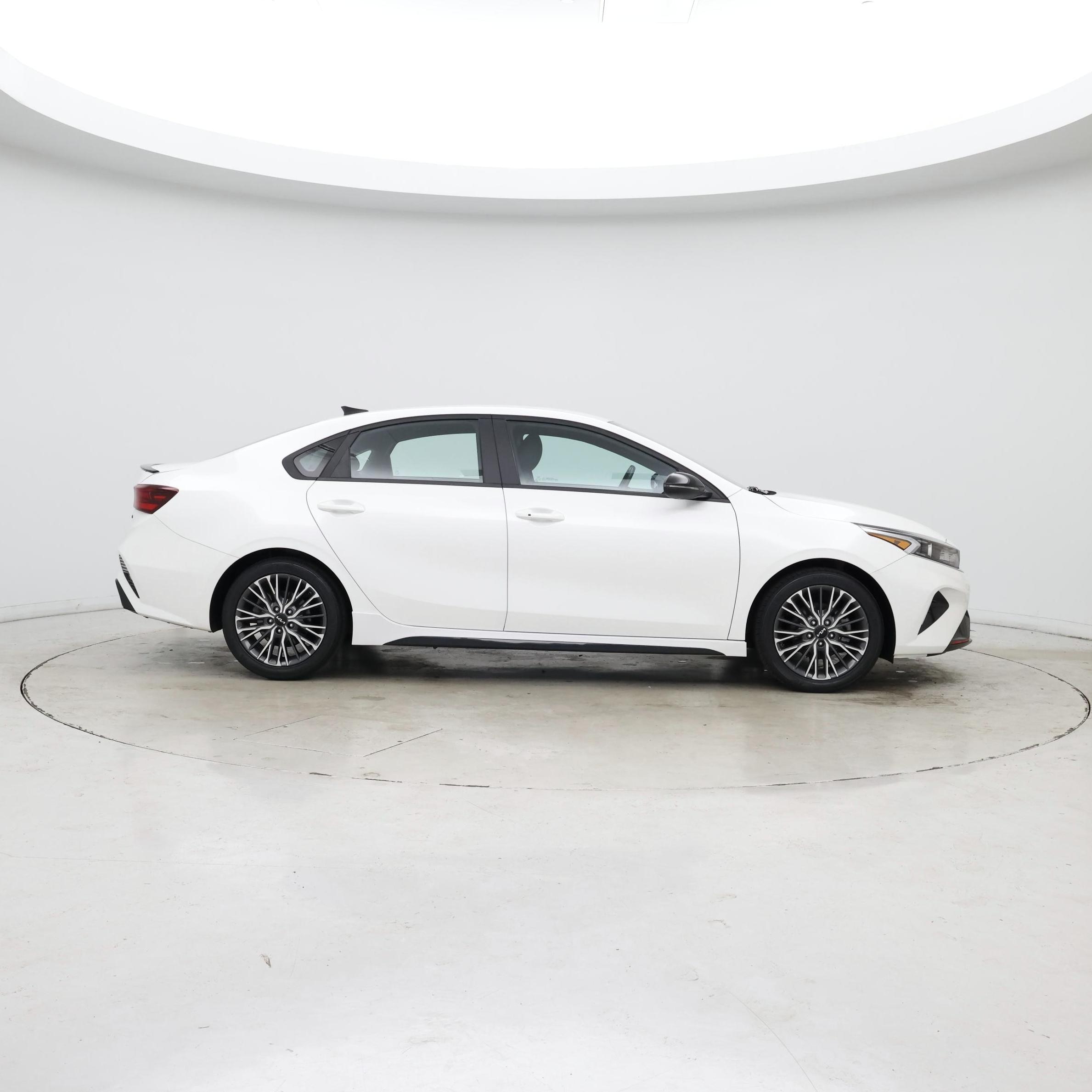 Thumbnail: 2023 Kia Forte - 7