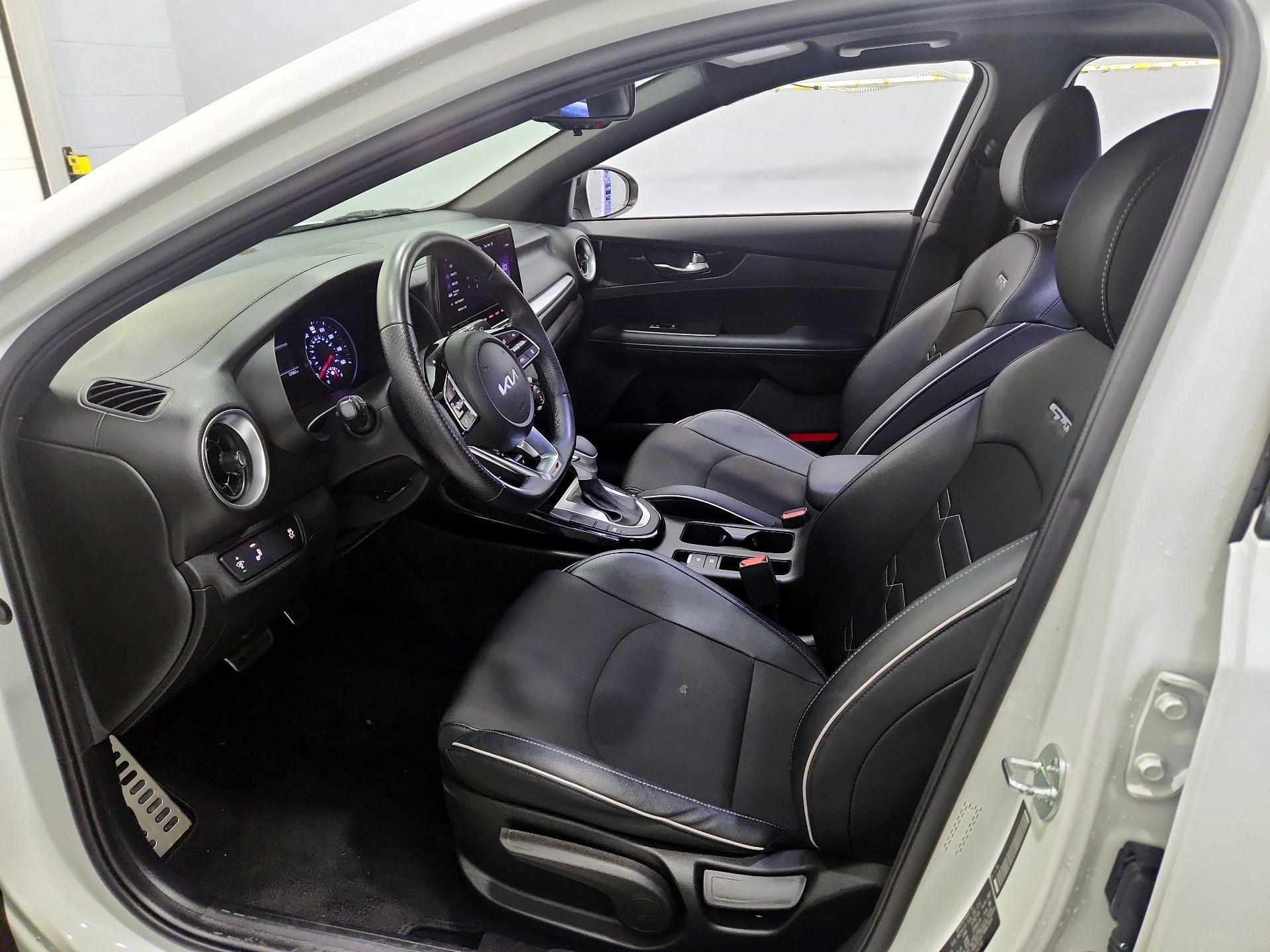 Thumbnail: 2023 Kia Forte - 11