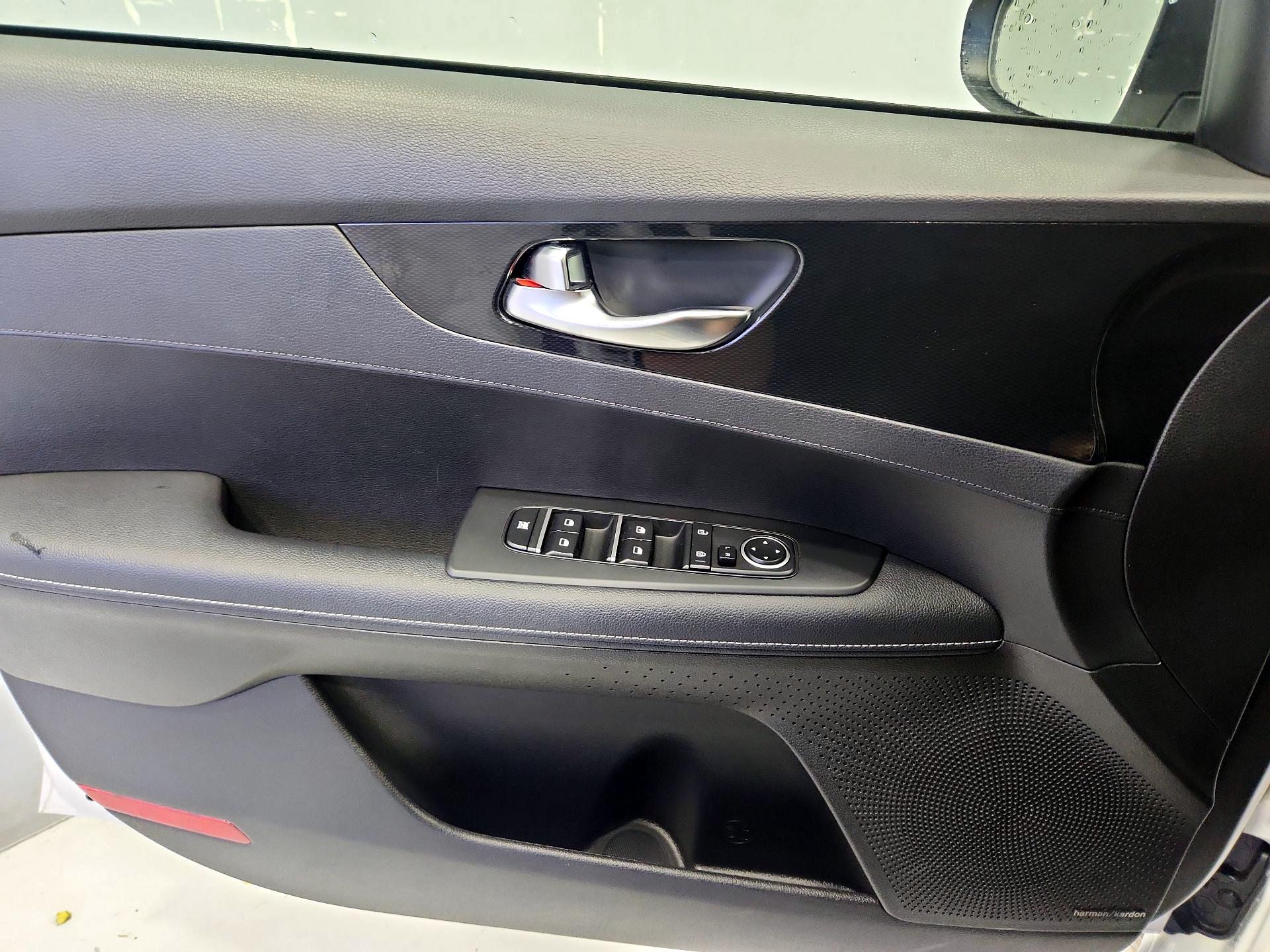 Thumbnail: 2023 Kia Forte - 12