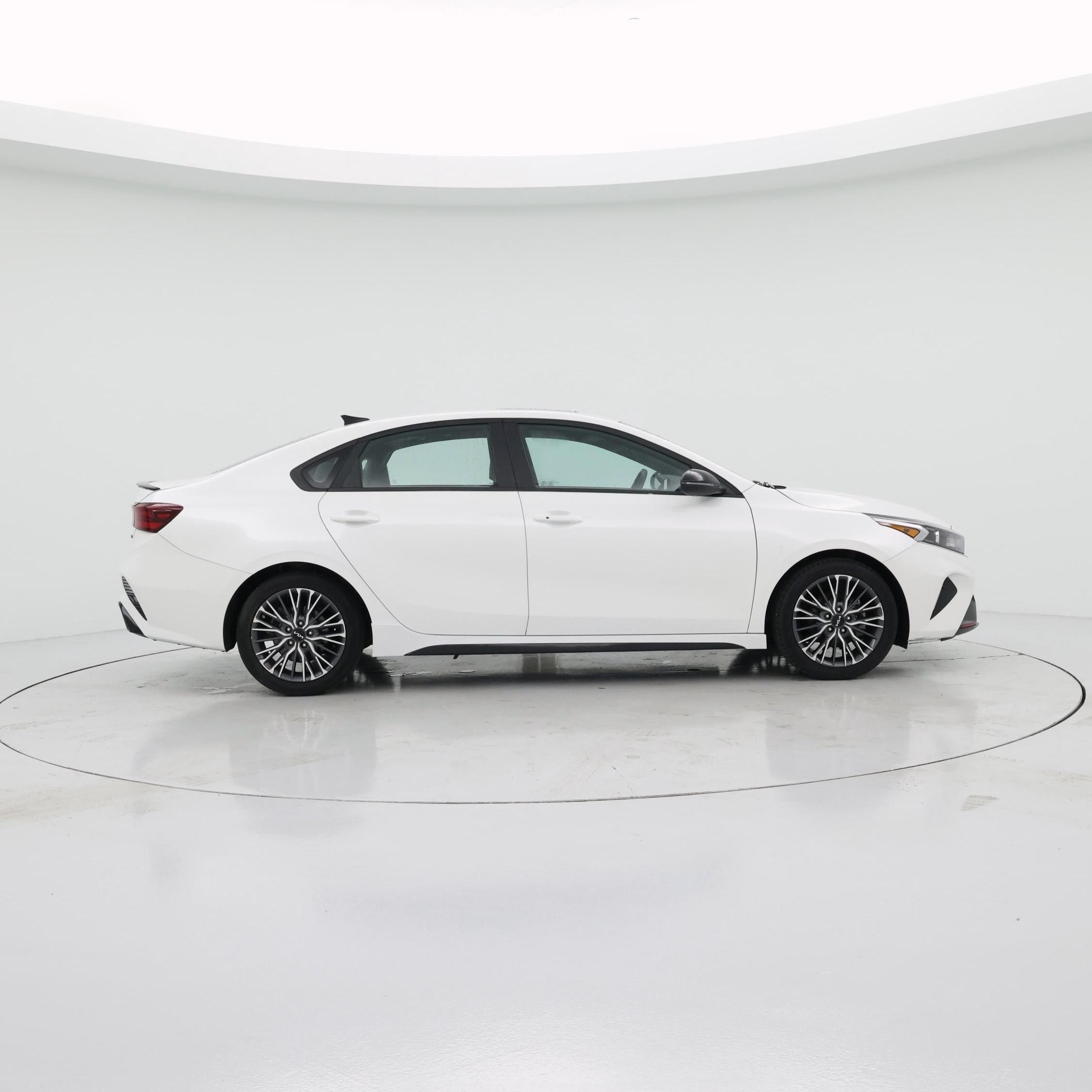 Thumbnail: 2023 Kia Forte - 7