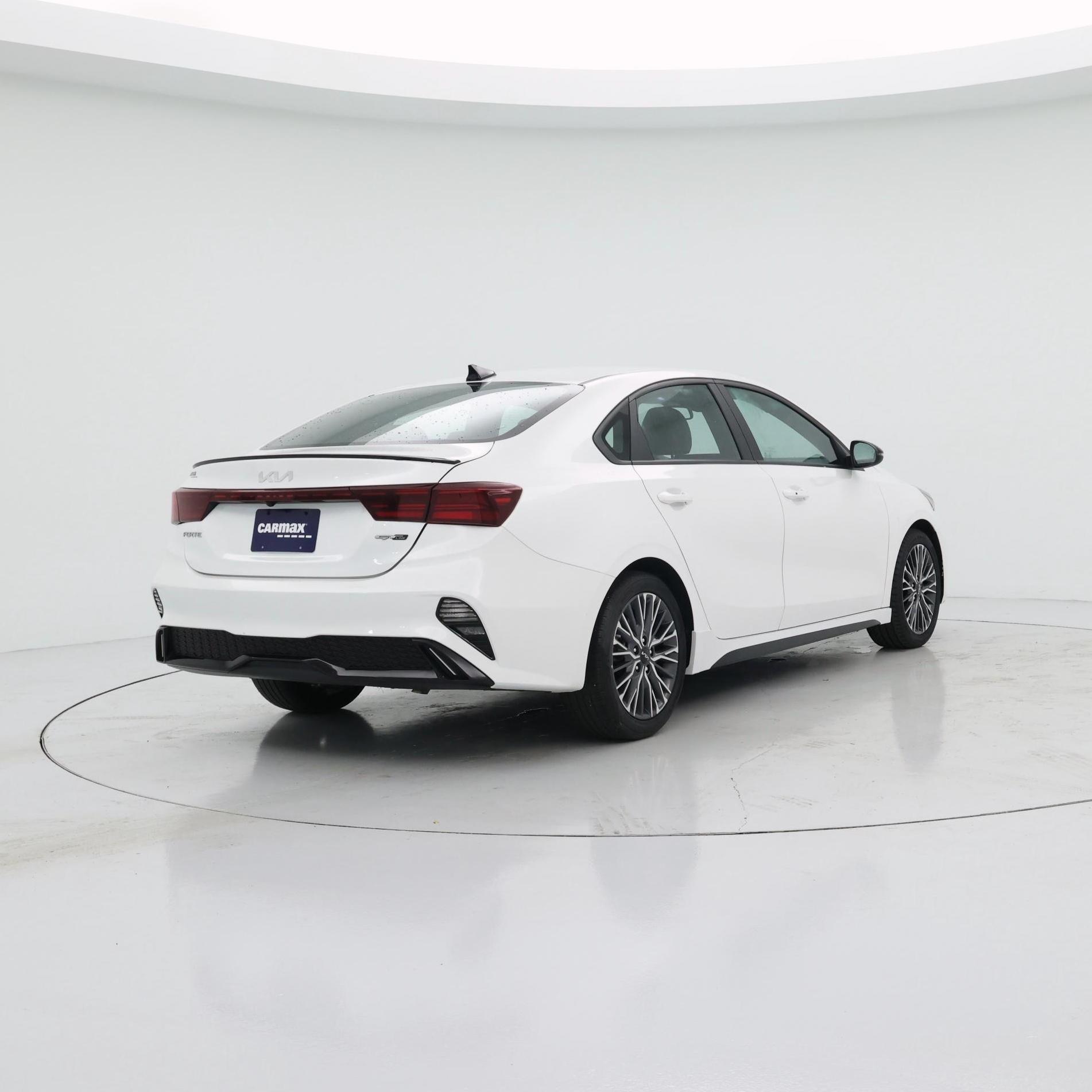 Thumbnail: 2023 Kia Forte - 8