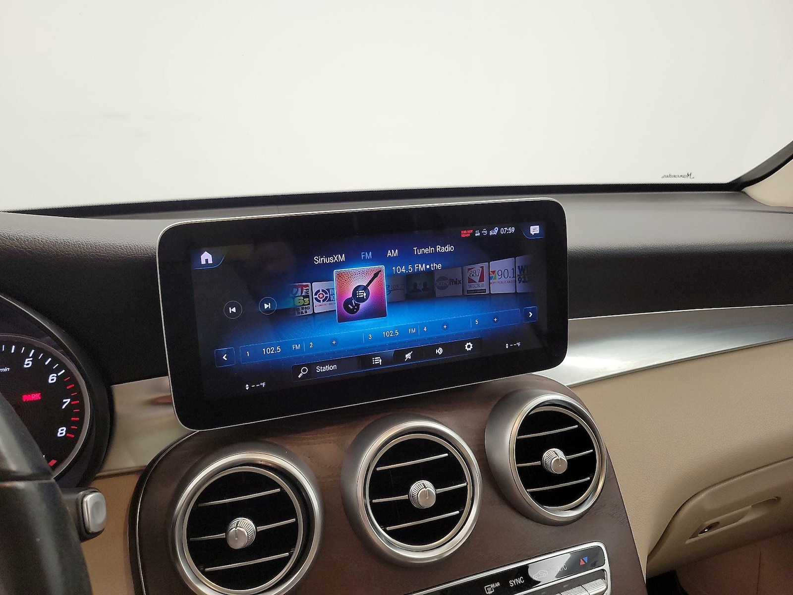 2020 Mercedes-Benz GLC Coupe GLC300 - Photo 17
