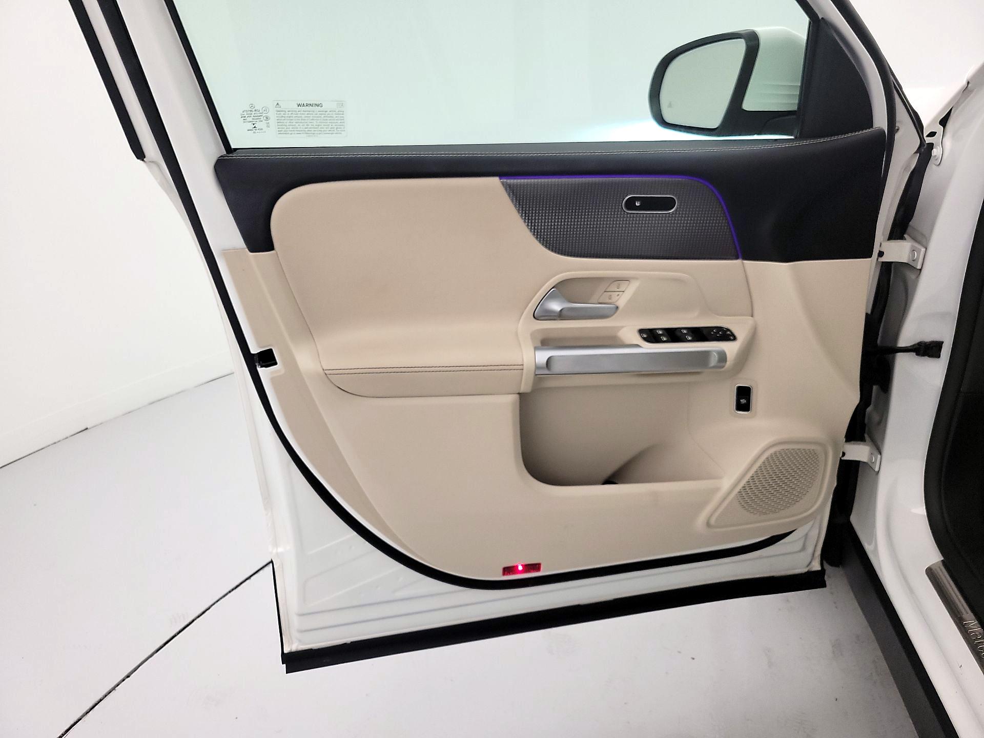 Thumbnail: 2022 Mercedes-Benz GLB - 12