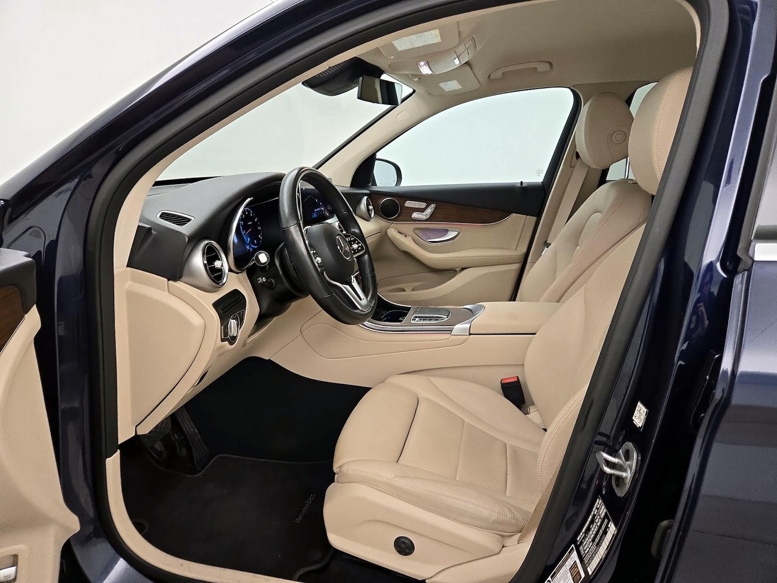 2022 Mercedes-Benz GLC GLC300 - Photo 12