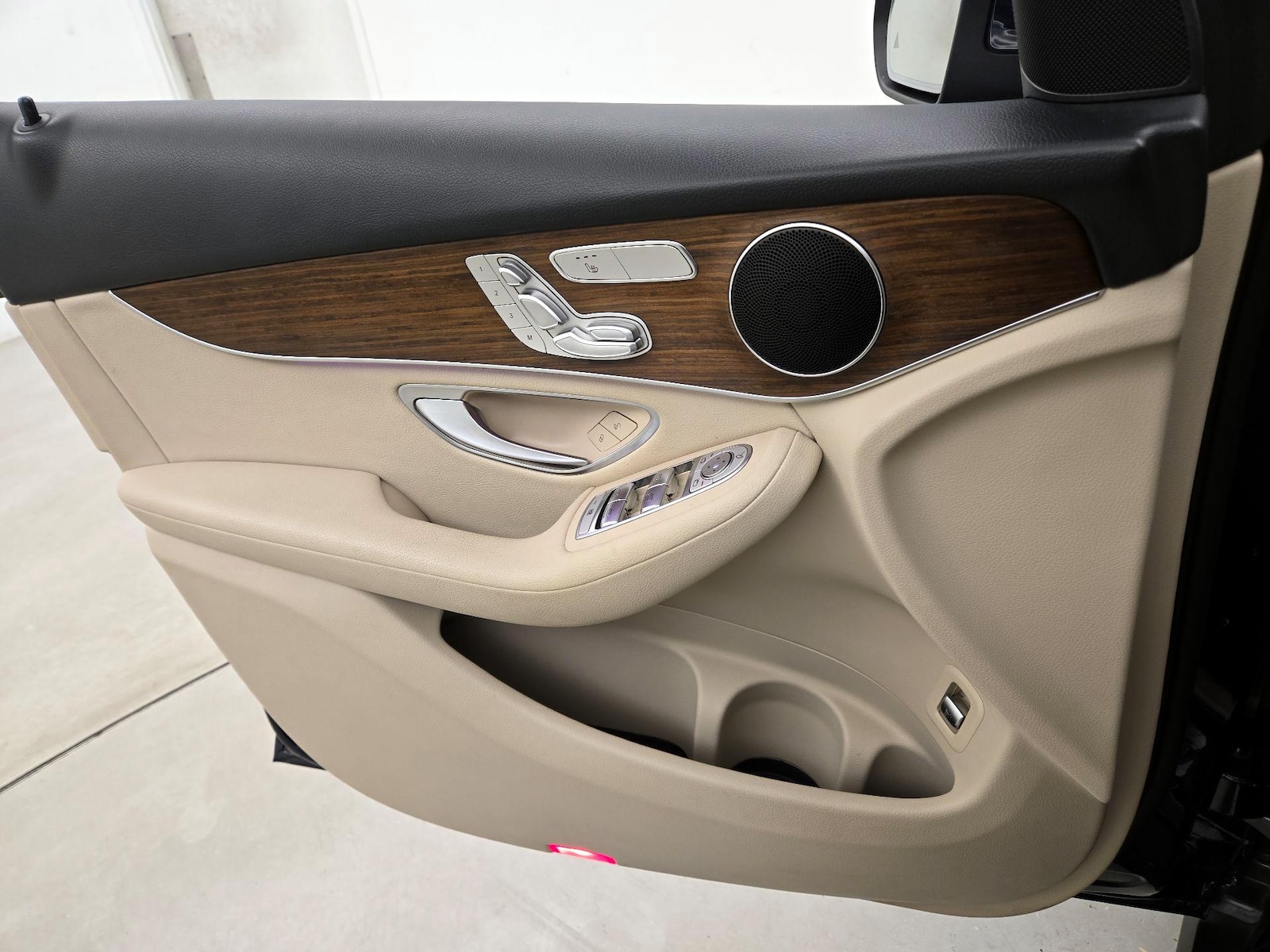 2022 Mercedes-Benz GLC GLC300 - Photo 13