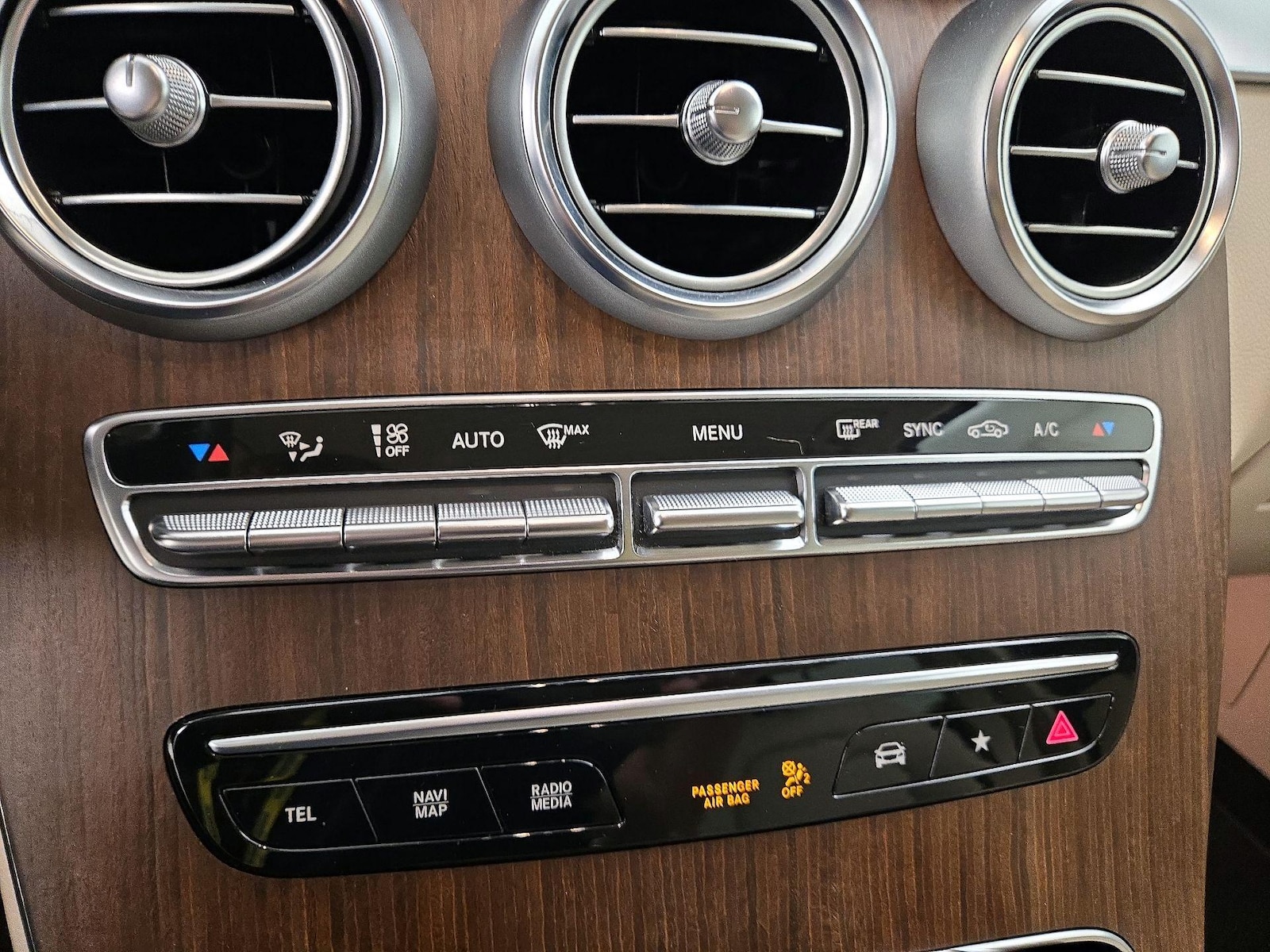 2022 Mercedes-Benz GLC GLC300 - Photo 18