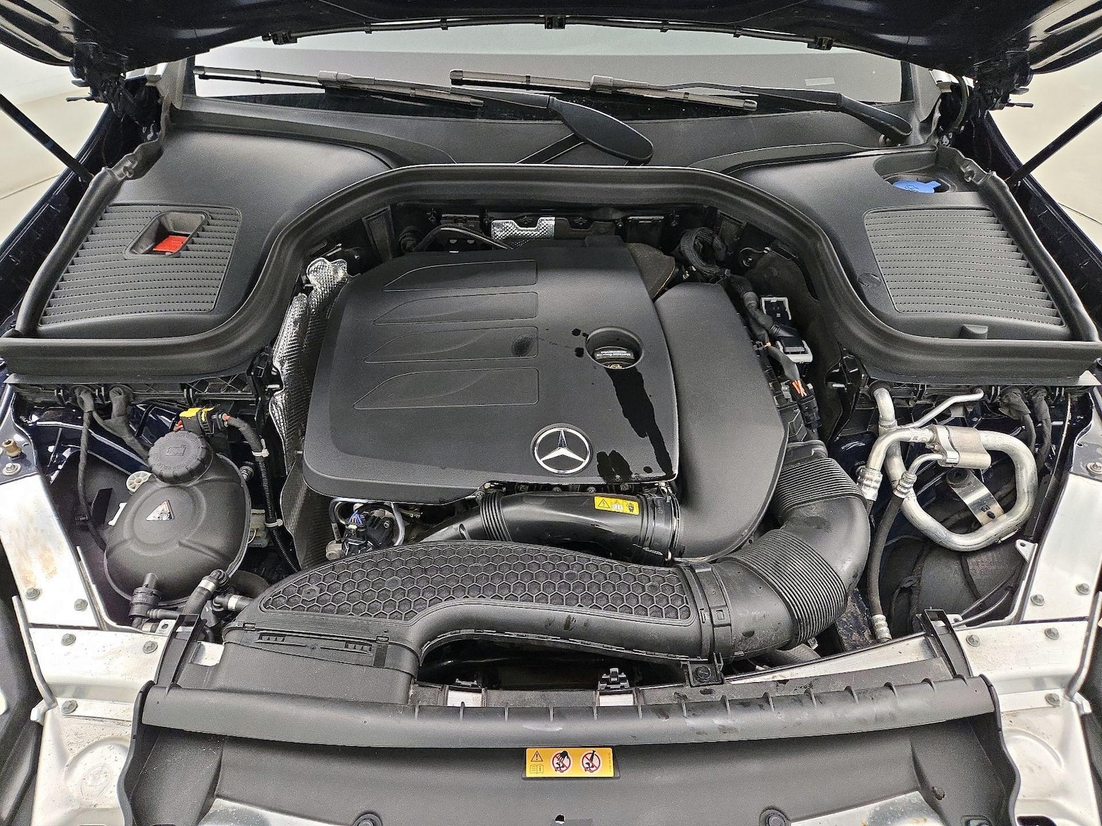 2022 Mercedes-Benz GLC GLC300 - Photo 23