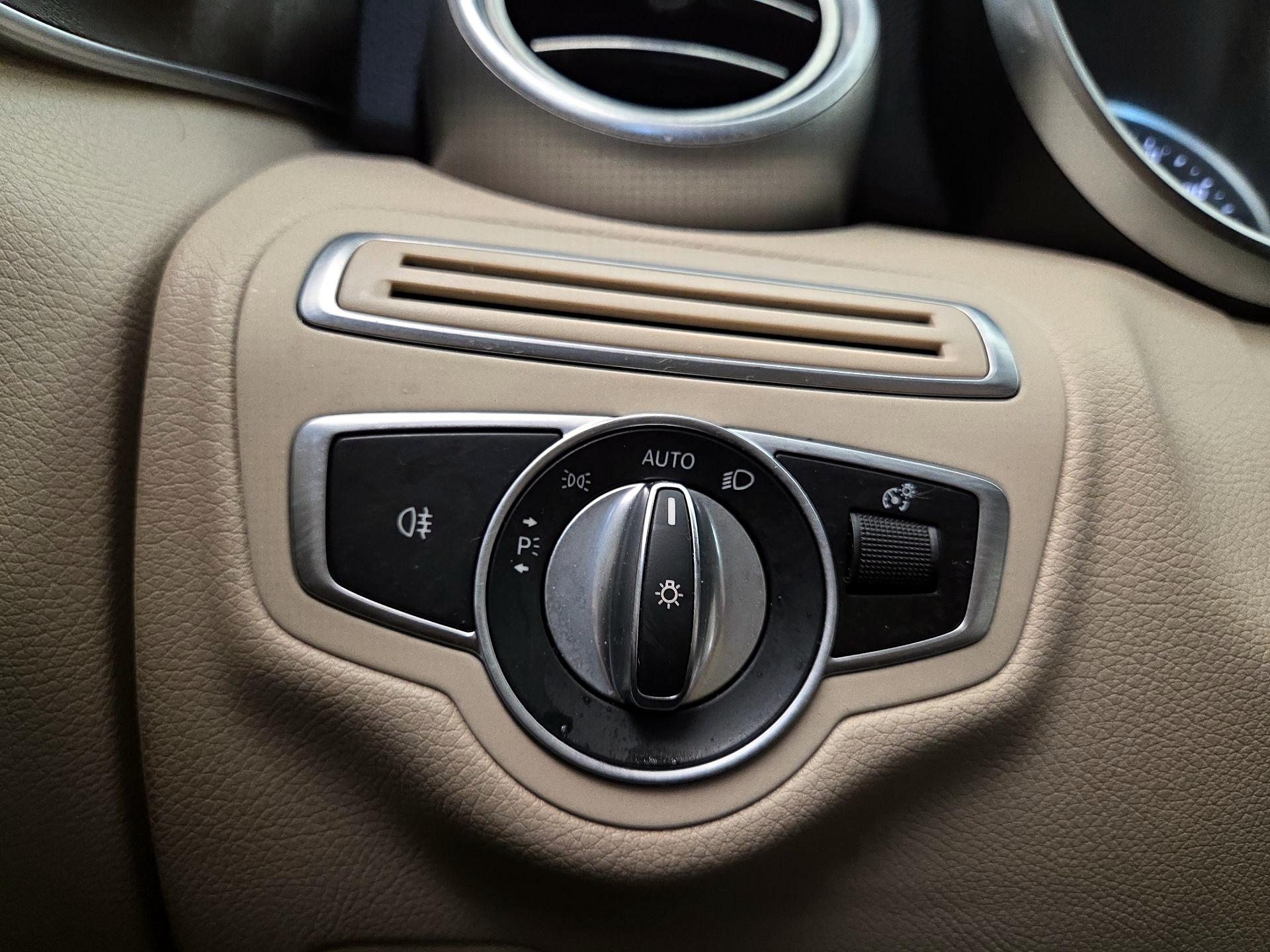 Thumbnail: 2020 Mercedes-Benz C-Class - 13