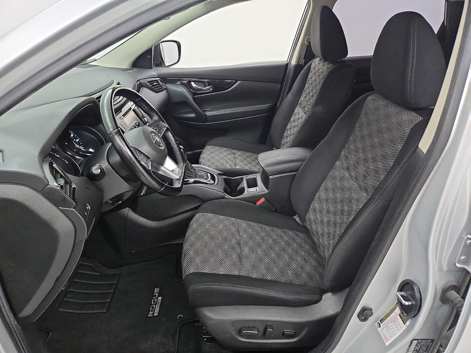 2021 Nissan Rogue Sport SV - Photo 12