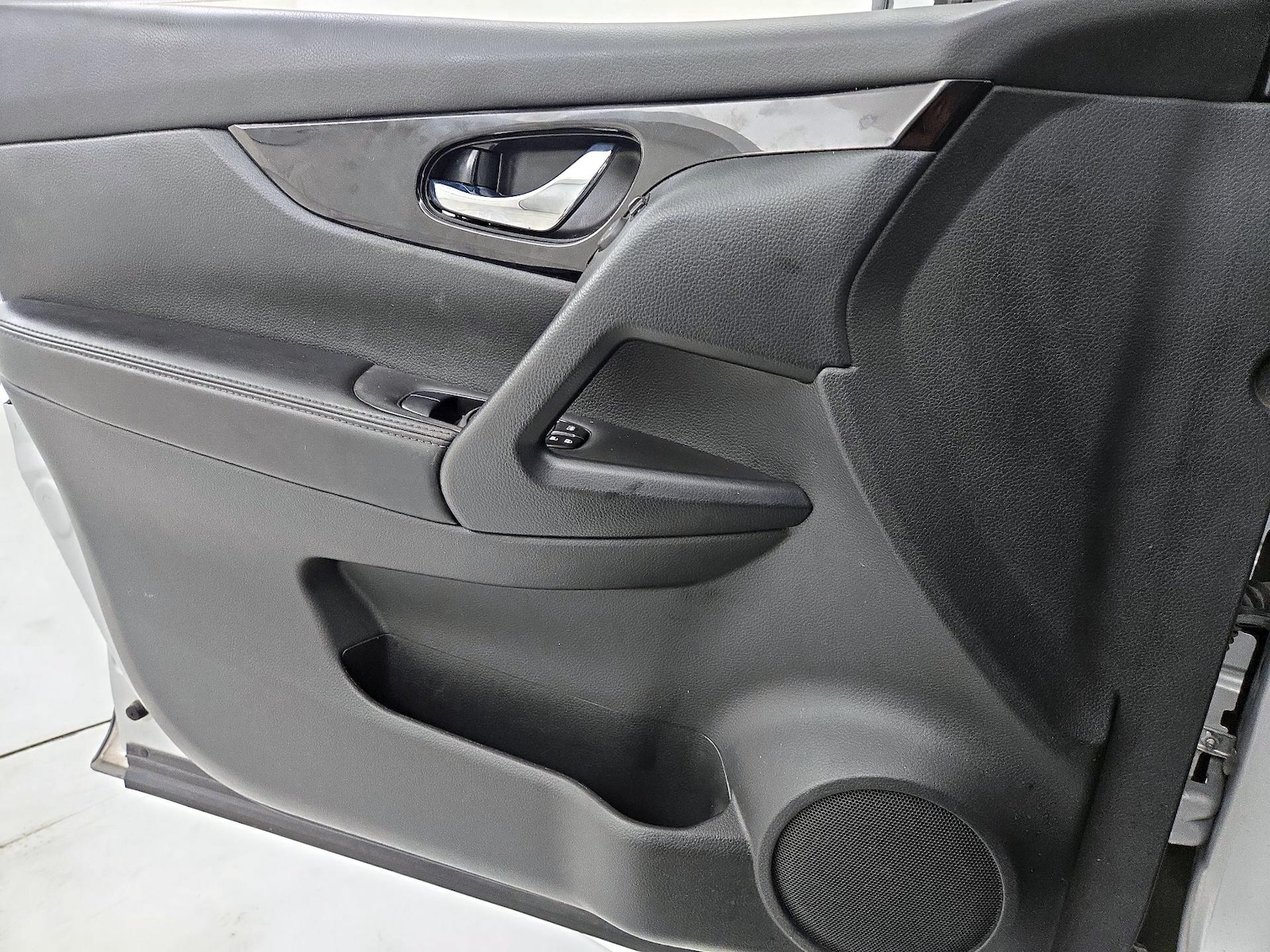 2021 Nissan Rogue Sport SV - Photo 13