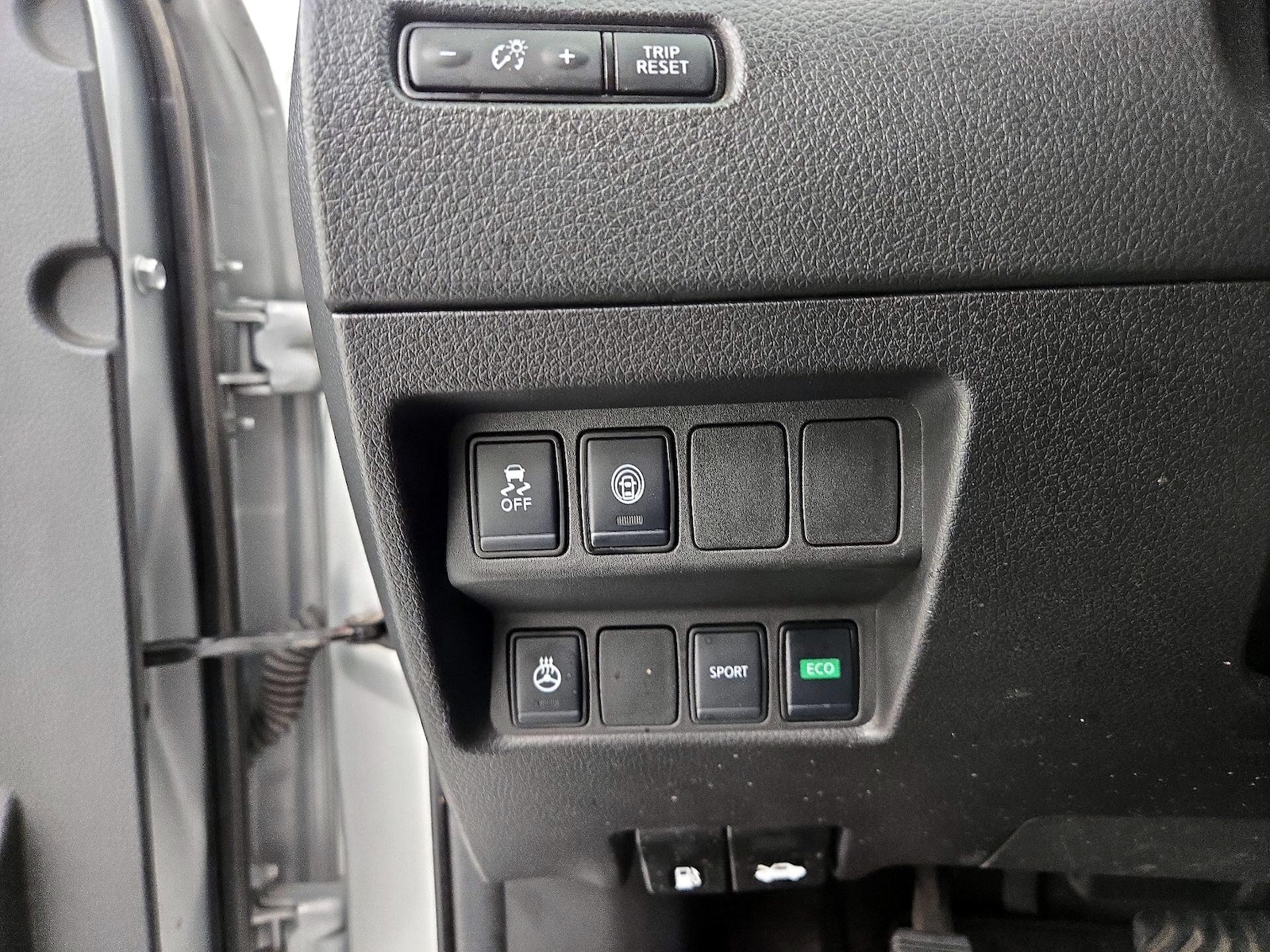 2021 Nissan Rogue Sport SV - Photo 14