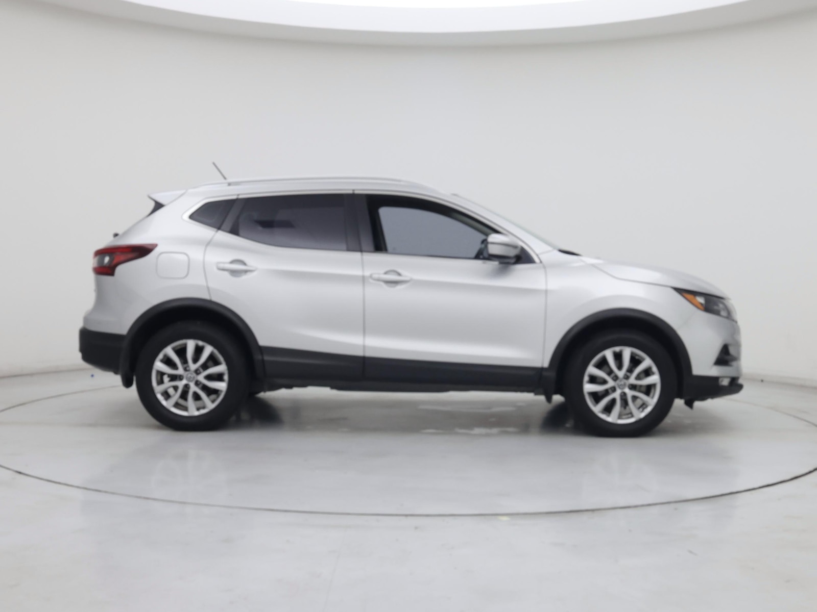 2021 Nissan Rogue Sport SV - Photo 8