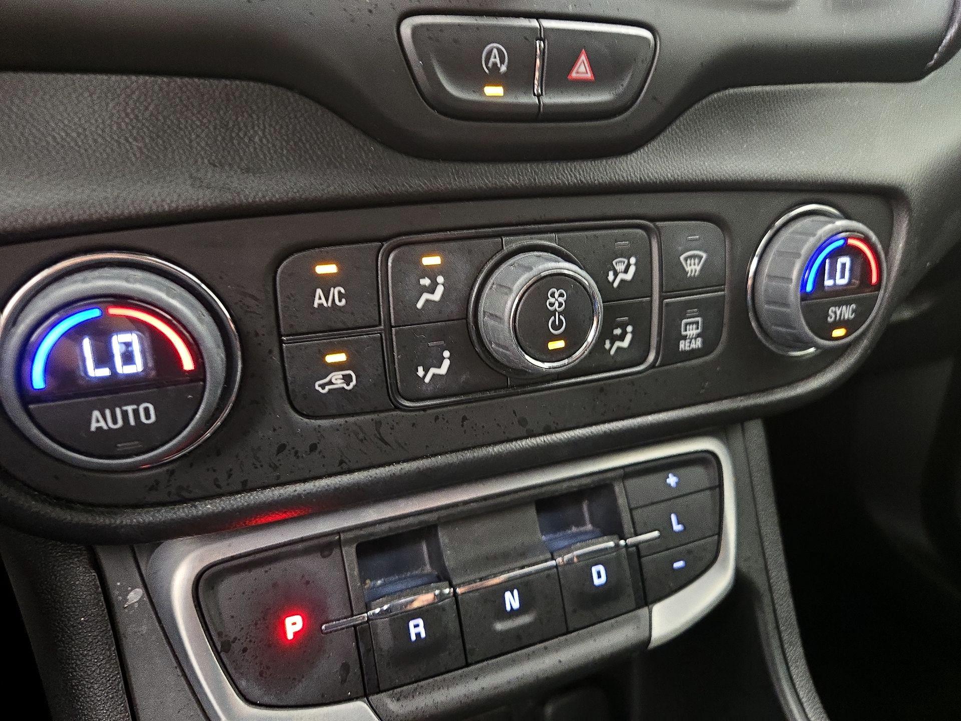 Thumbnail: 2022 GMC Terrain - 16