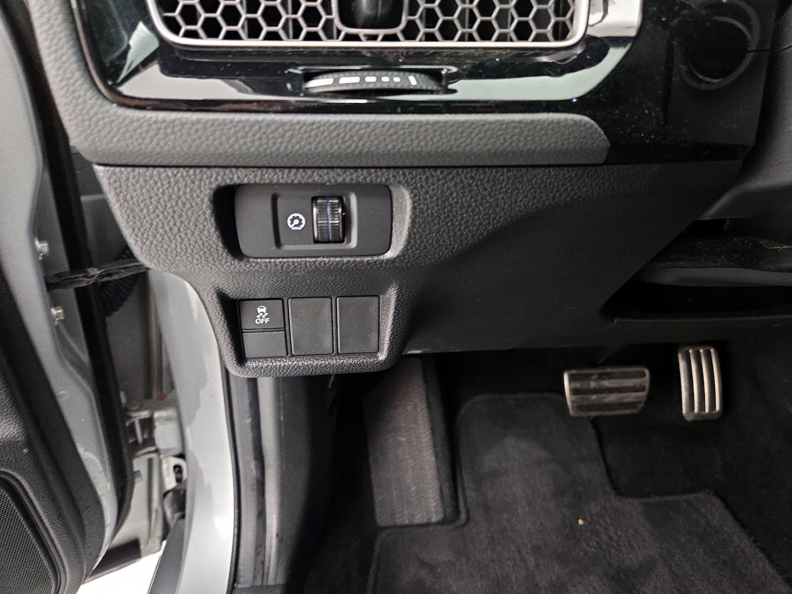 2025 Honda Civic Sport - Photo 14