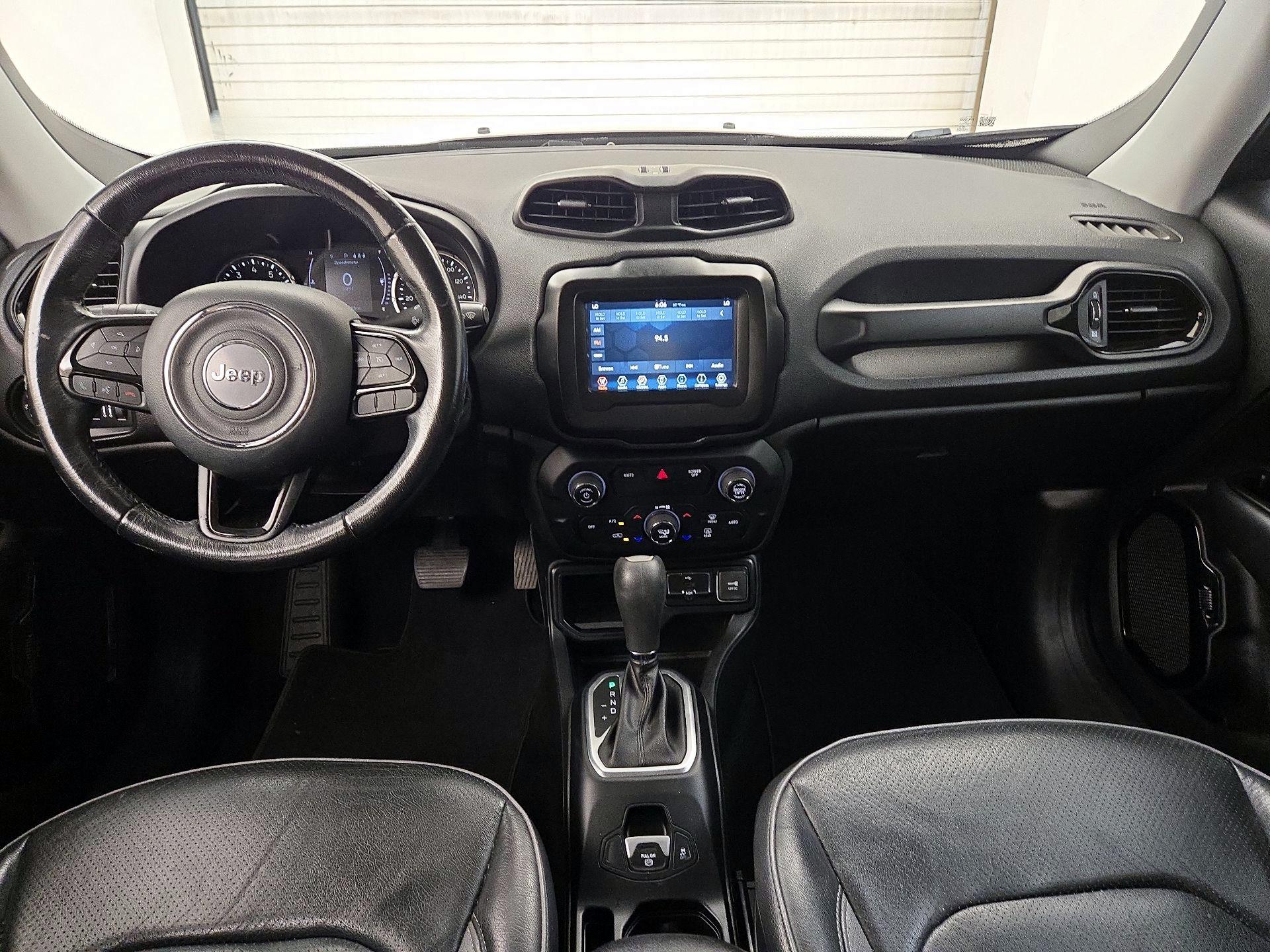 Thumbnail: 2019 Jeep Renegade - 9