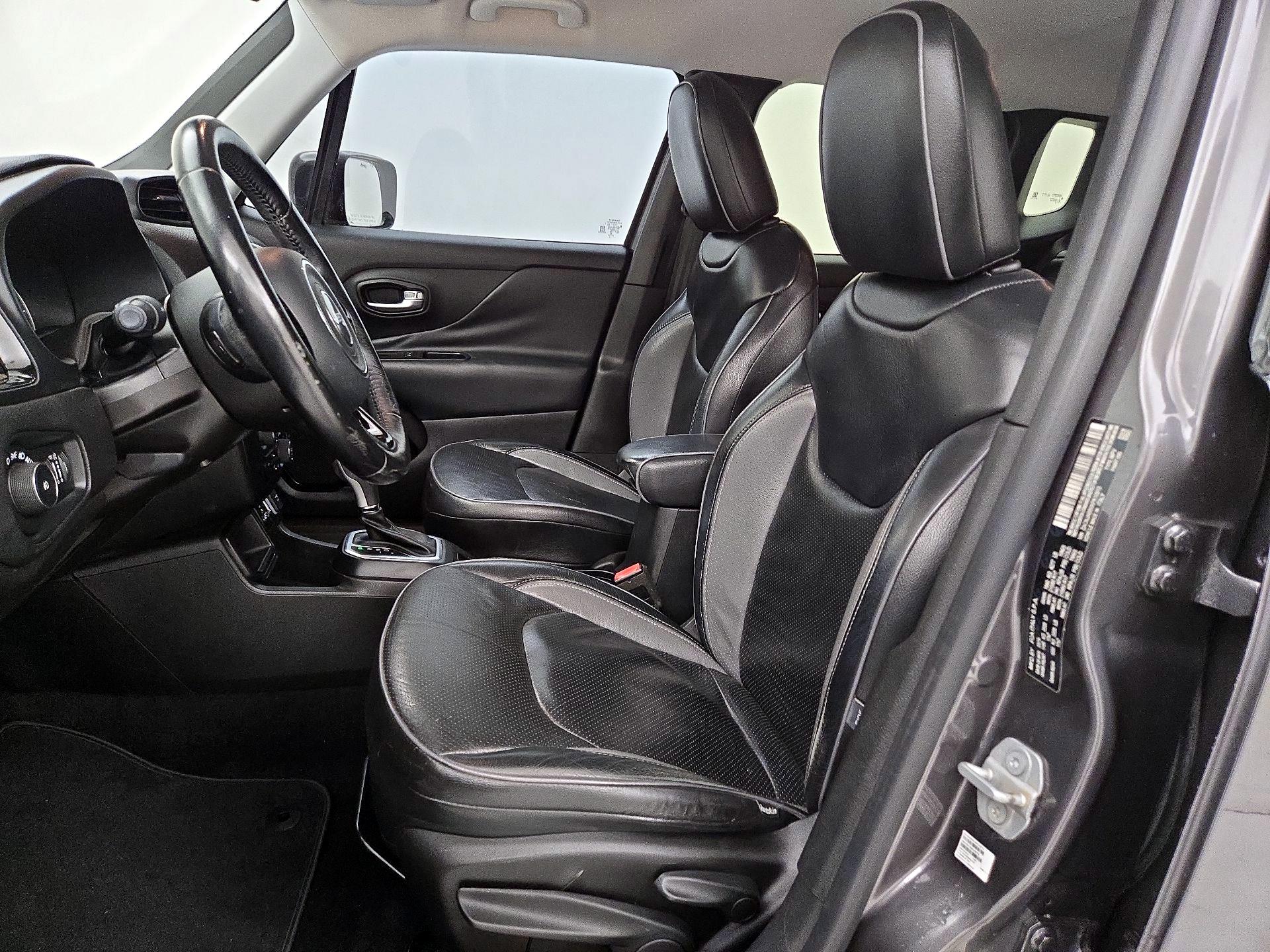 Thumbnail: 2019 Jeep Renegade - 11