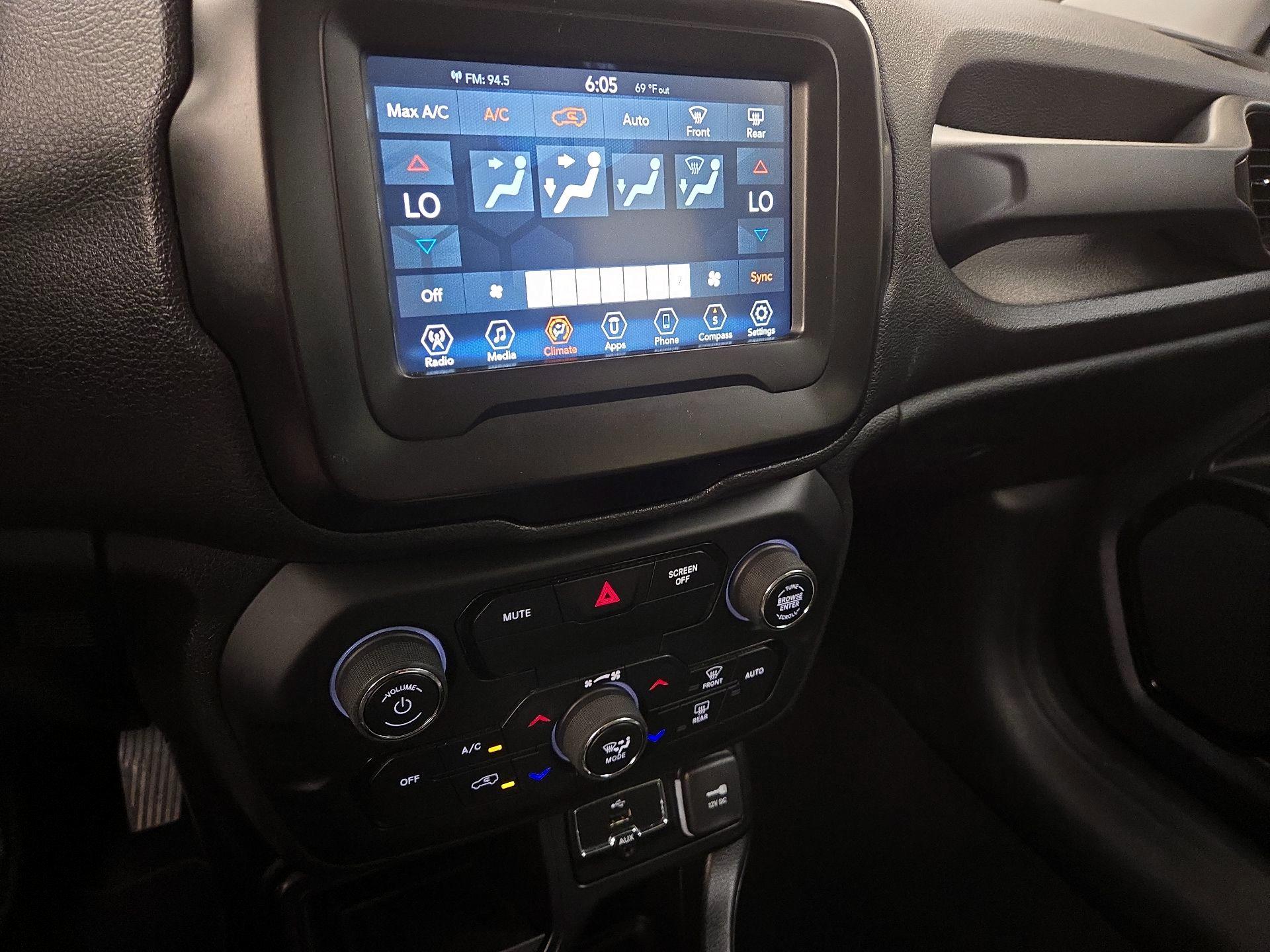 Thumbnail: 2019 Jeep Renegade - 16