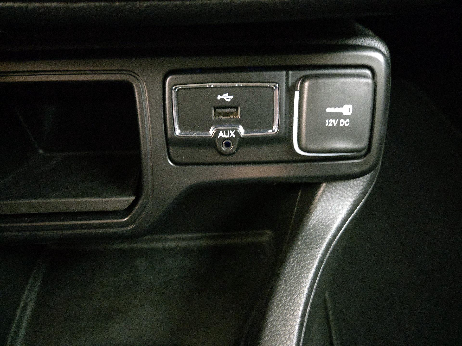 Thumbnail: 2019 Jeep Renegade - 18