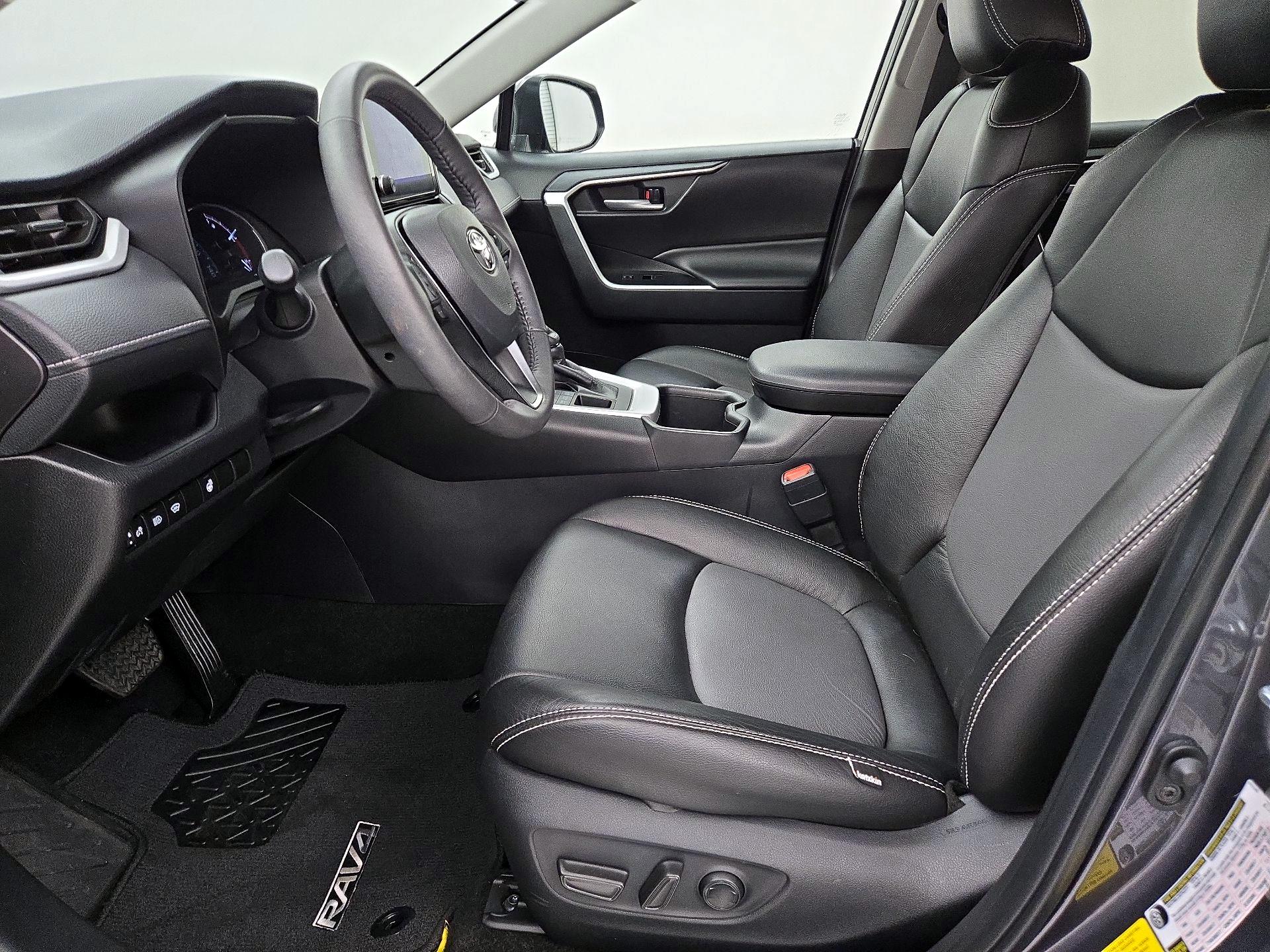 Thumbnail: 2025 Toyota RAV4 - 11