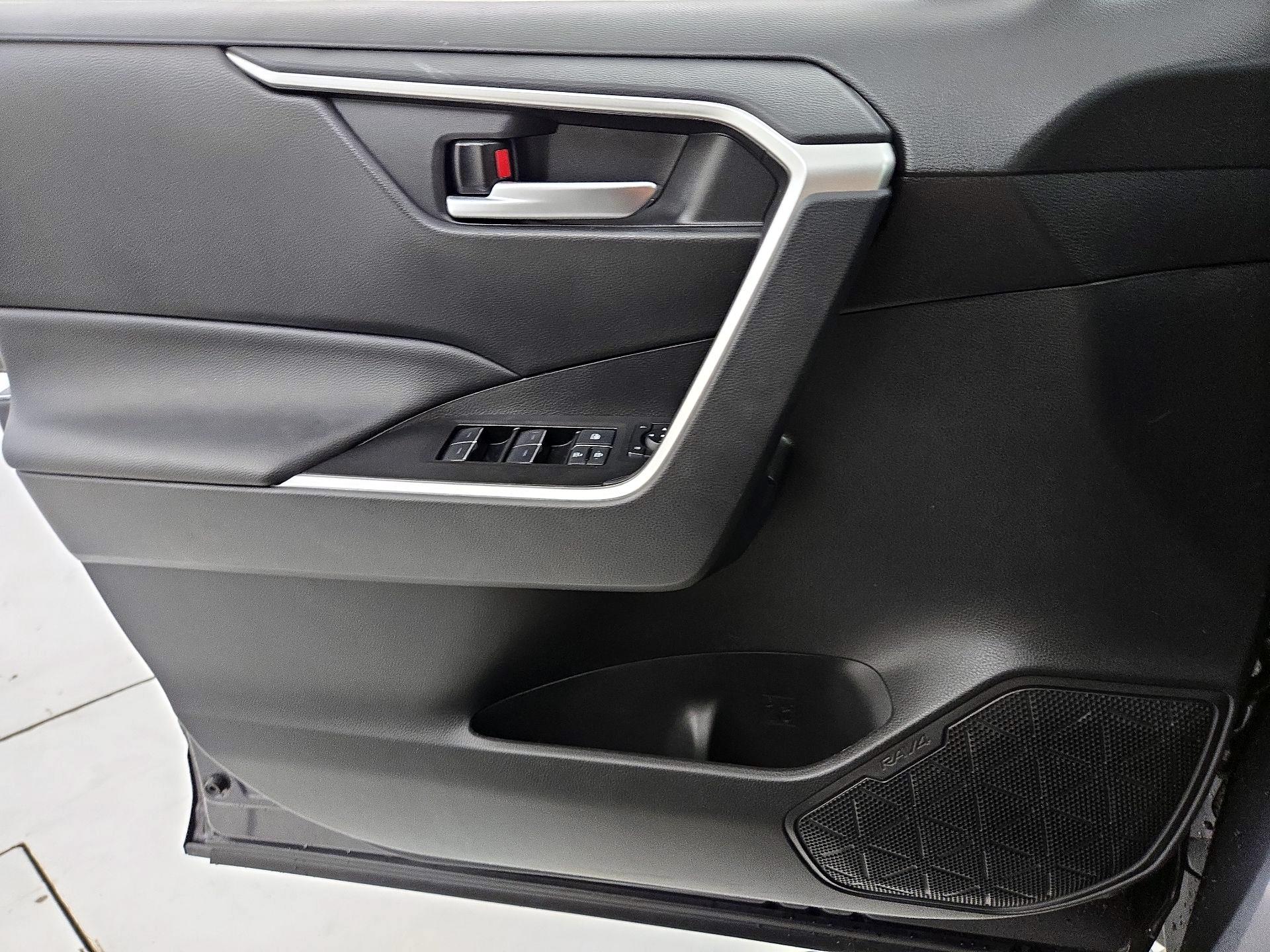 Thumbnail: 2025 Toyota RAV4 - 12