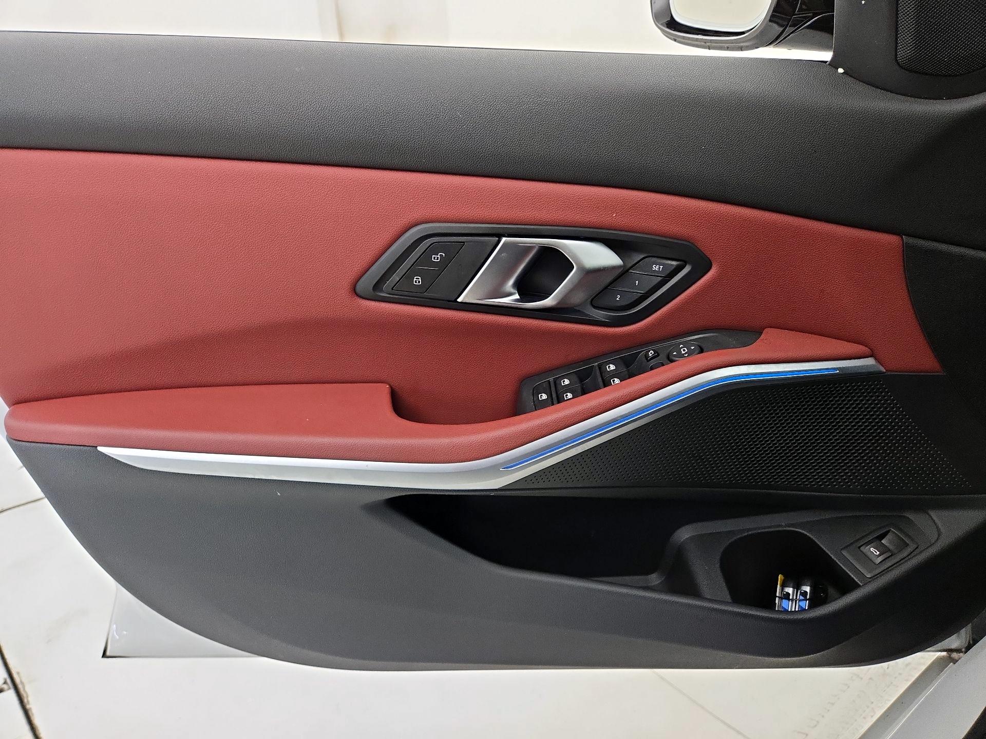 Thumbnail: 2024 BMW 3 Series - 12