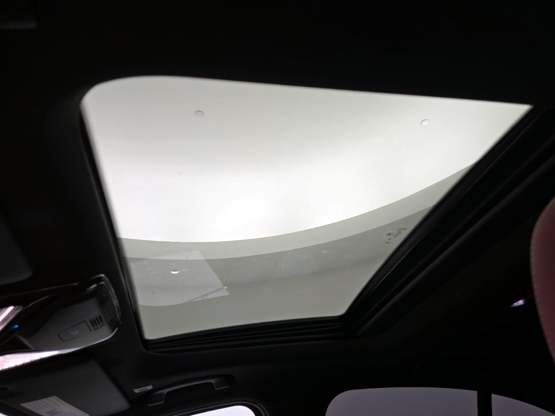 Thumbnail: 2024 BMW 3 Series - 19