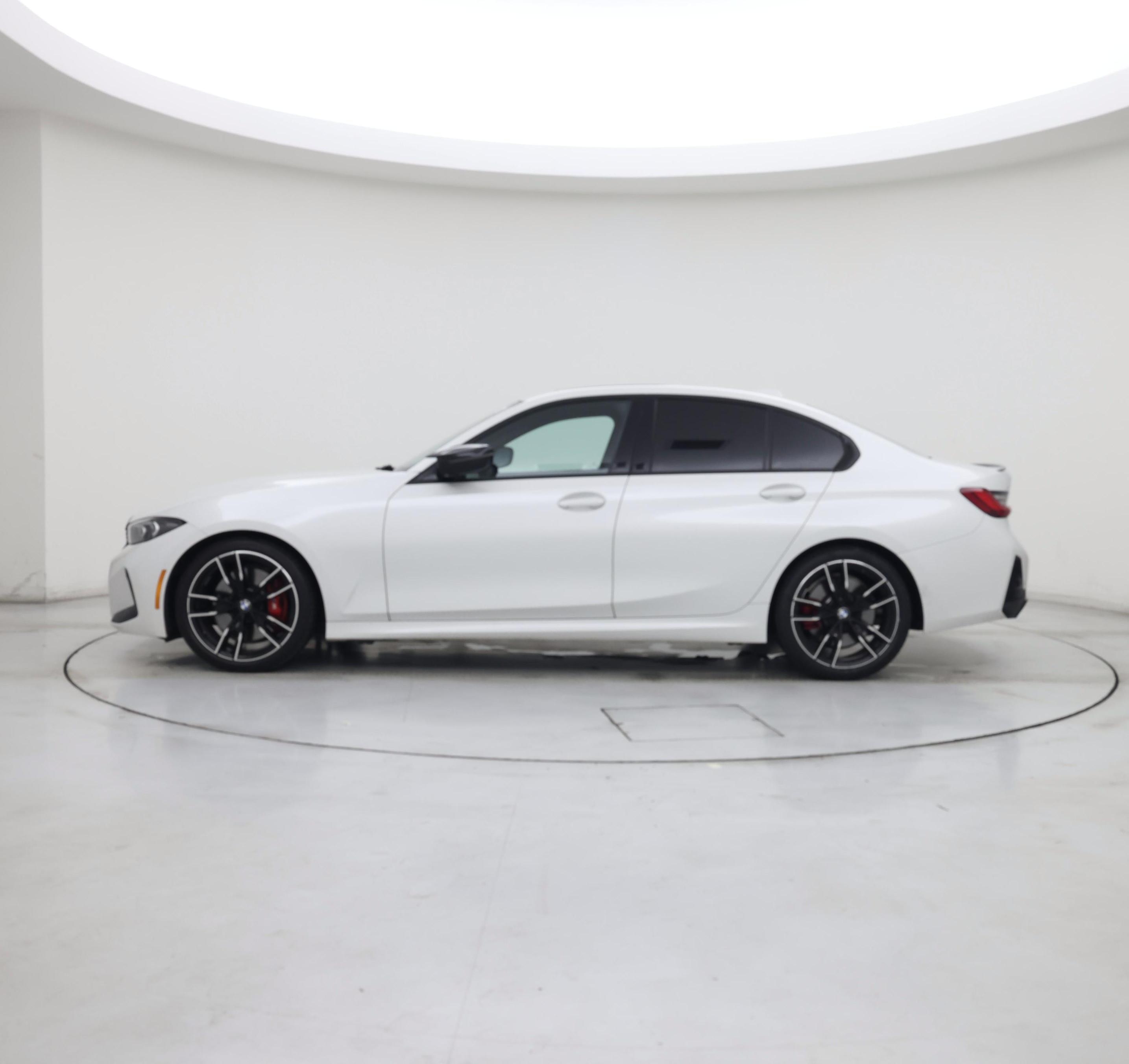 Thumbnail: 2024 BMW 3 Series - 3