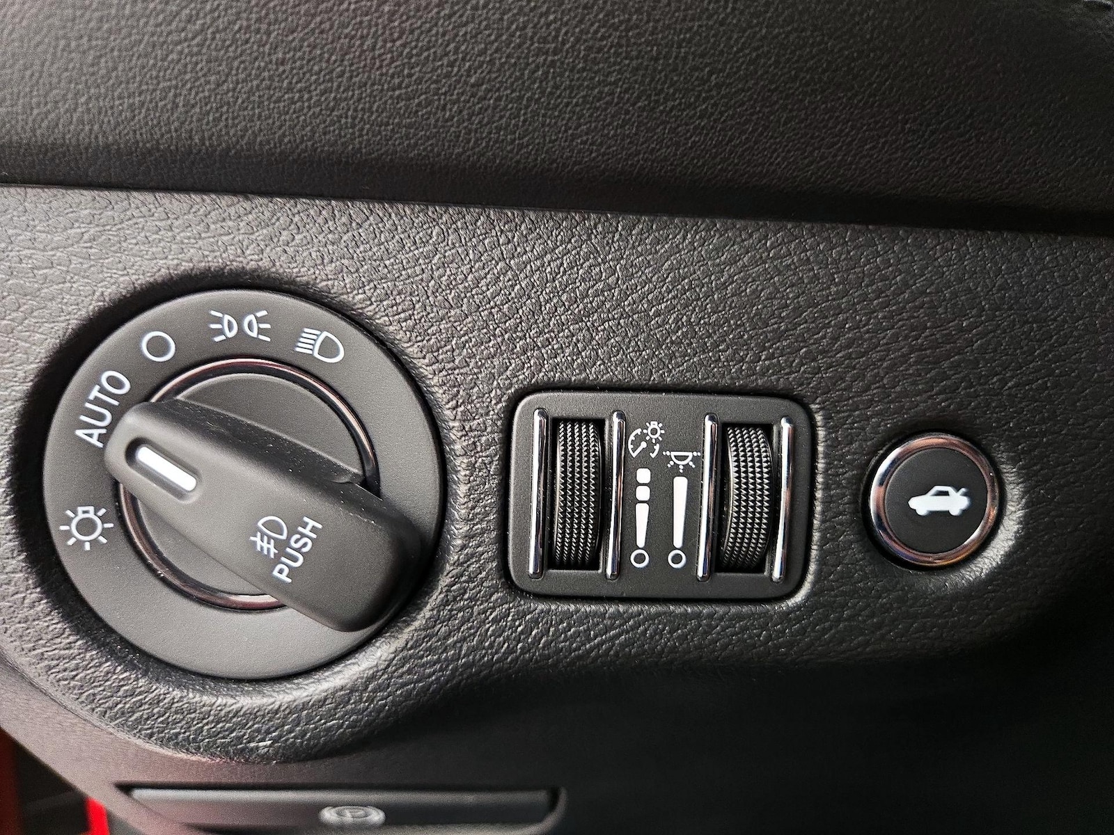 2022 Dodge Challenger R/T - Photo 14