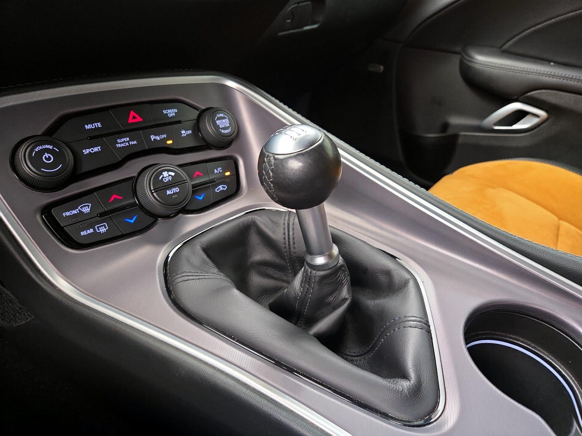 Thumbnail: 2022 Dodge Challenger - 17
