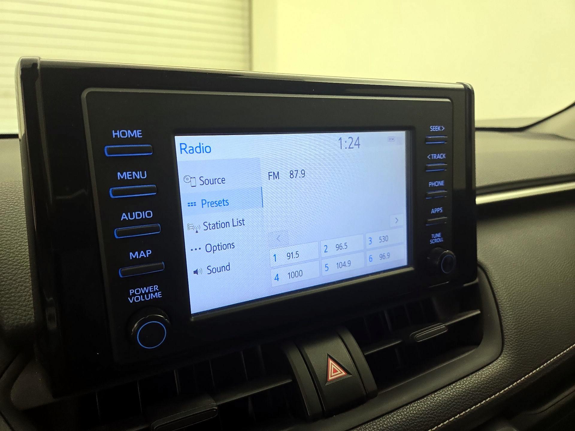 Thumbnail: 2019 Toyota RAV4 - 15