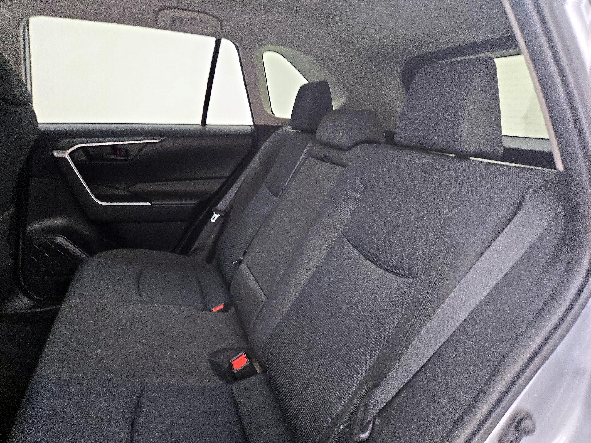 Thumbnail: 2019 Toyota RAV4 - 19