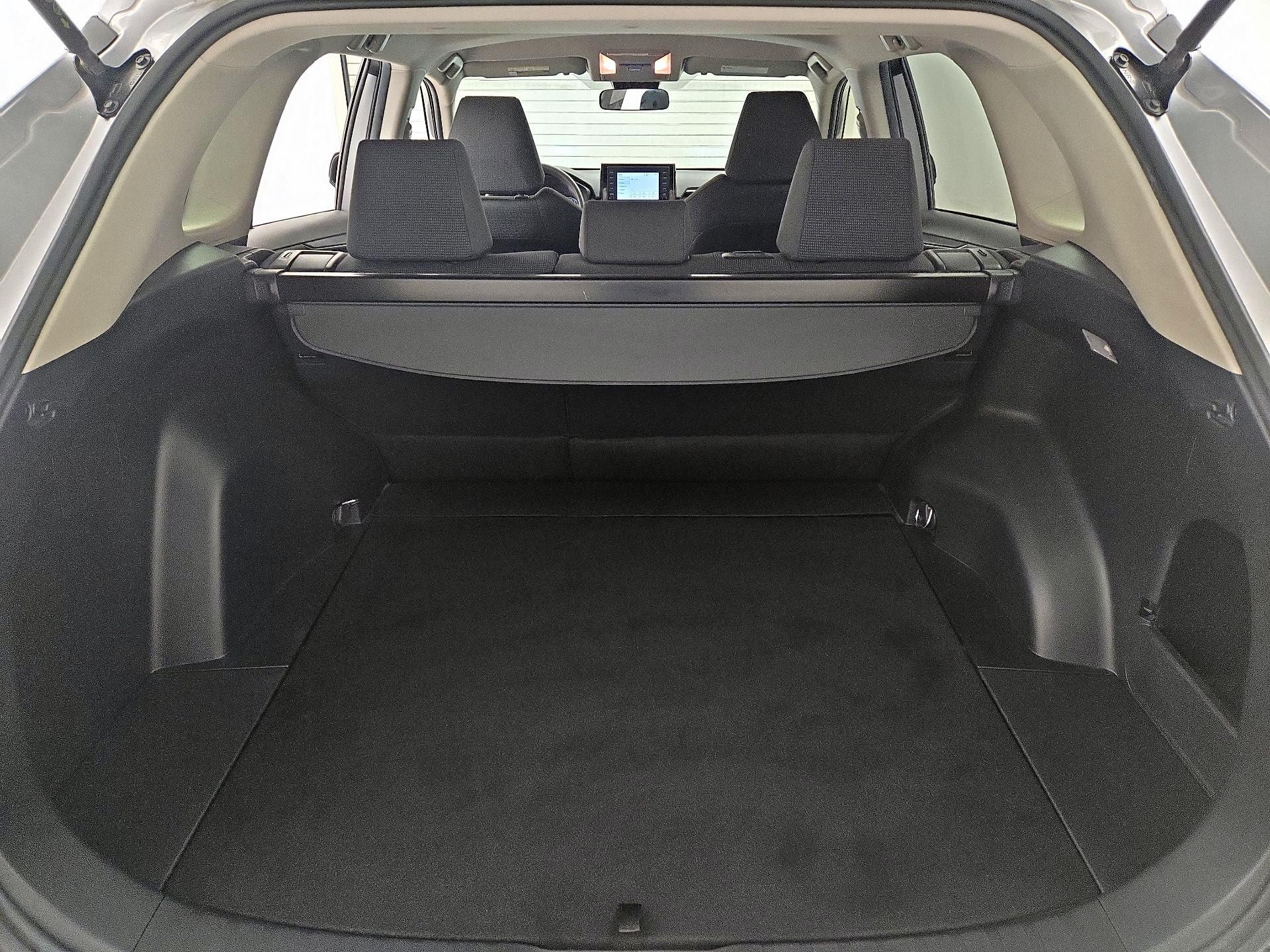 Thumbnail: 2019 Toyota RAV4 - 20