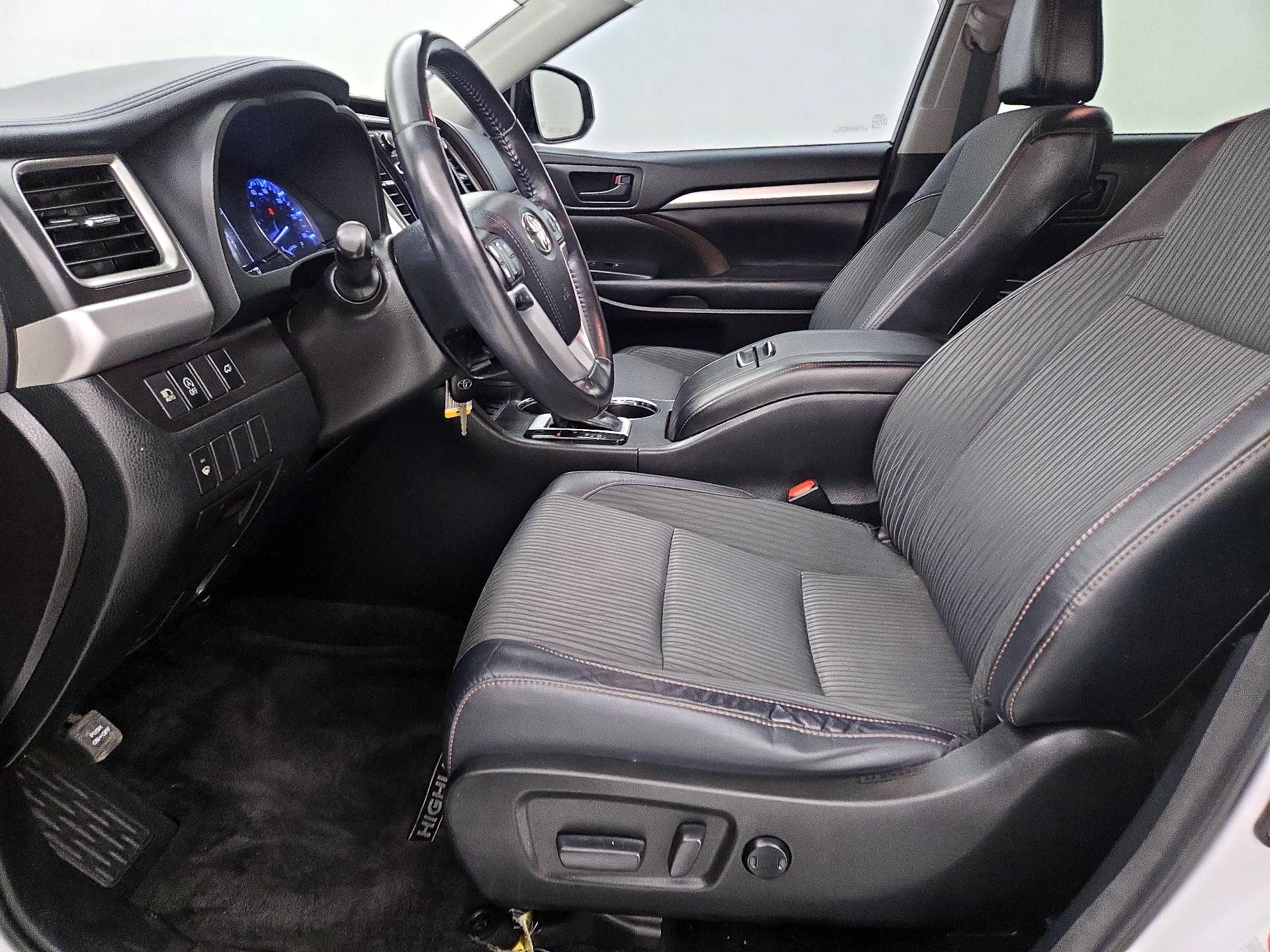 Thumbnail: 2018 Toyota Highlander - 11